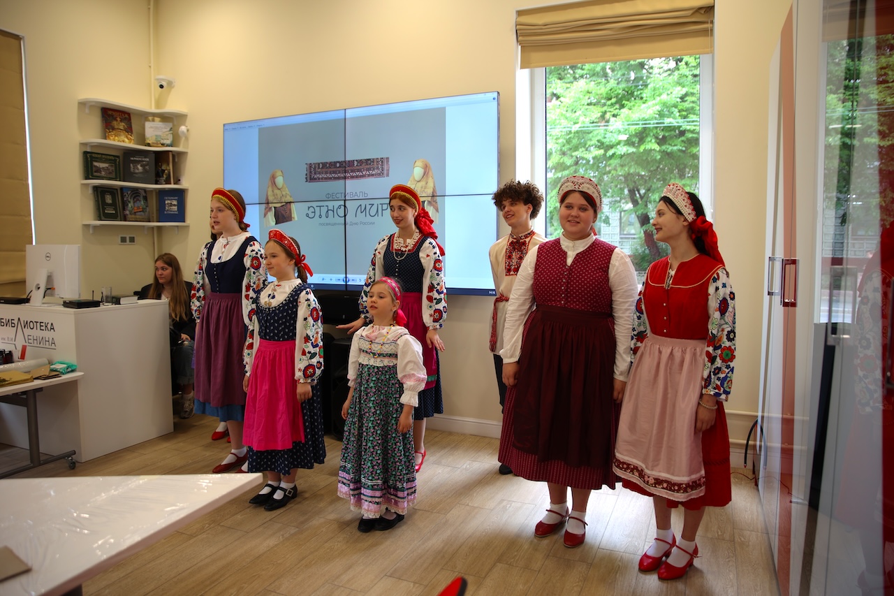 Постер для новости &laquo;В библиотеке имени Ленина прошел фестиваль «ЭТНО мир»&raquo;