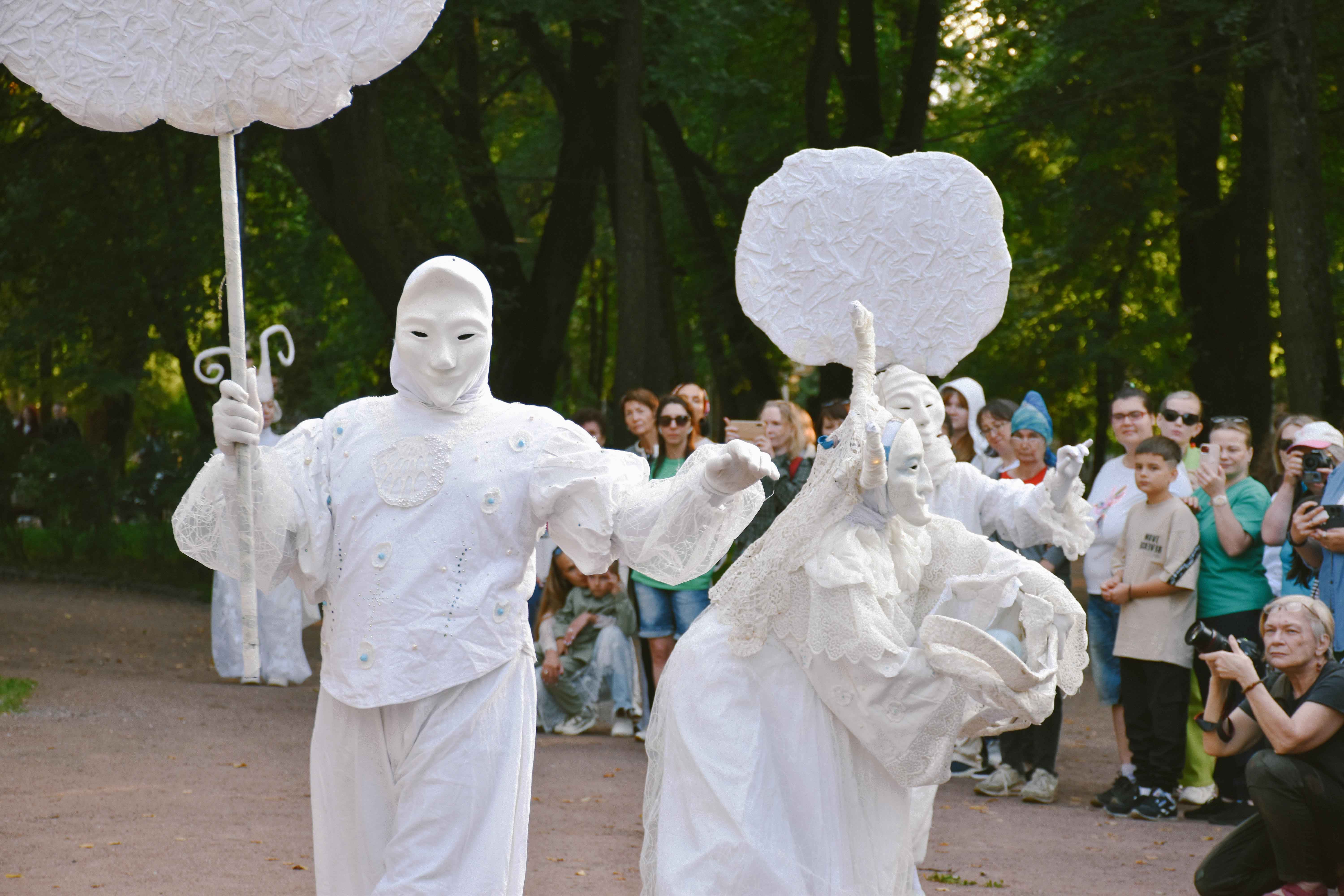 Постер для новости &laquo;Спектакль «Ковава» прошел под открытым небом в Петроградском районе&raquo;