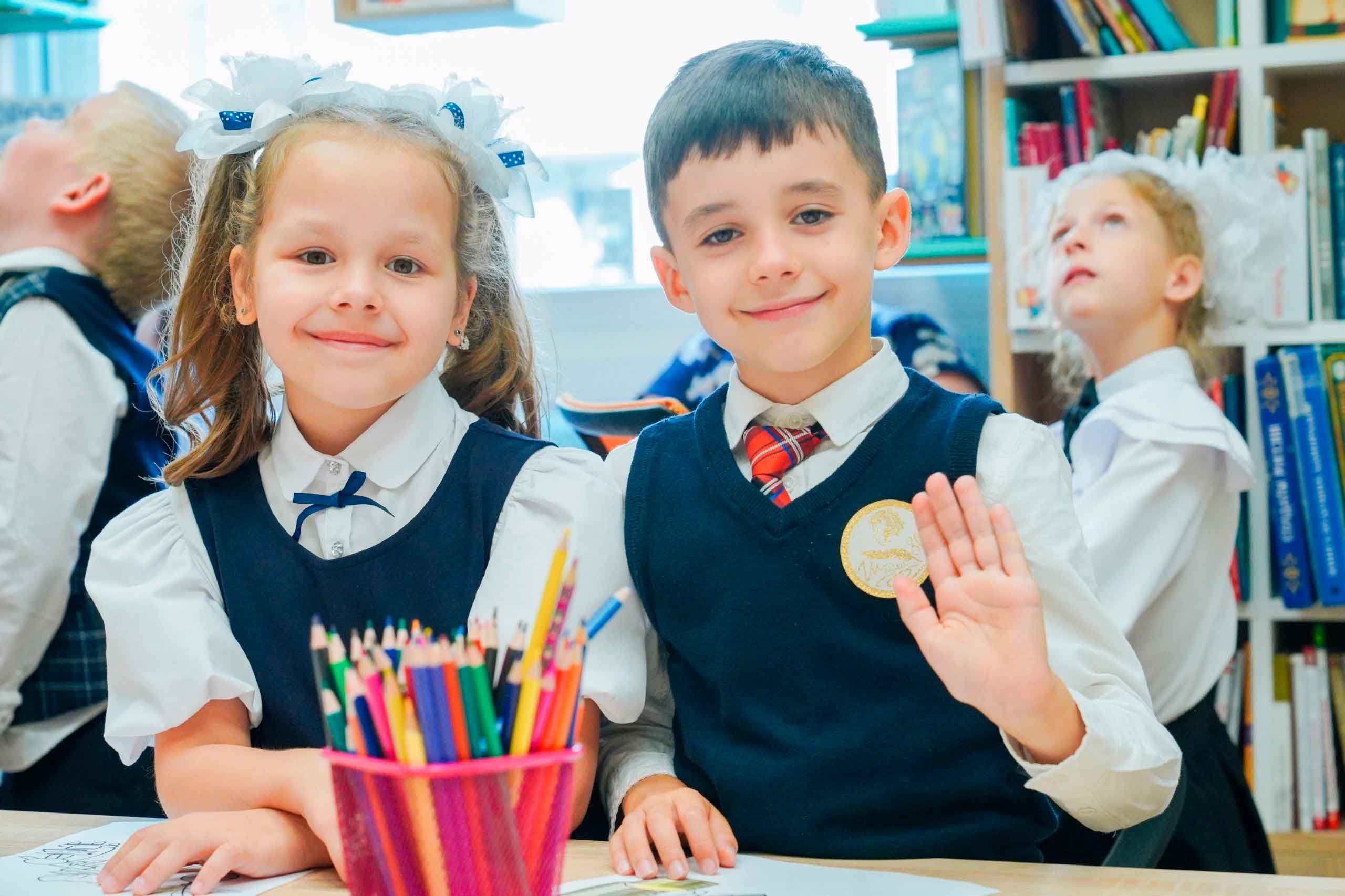 Постер для новости &laquo;В Библиотеке книжных героев поздравили первоклассников с Днём знаний&raquo;