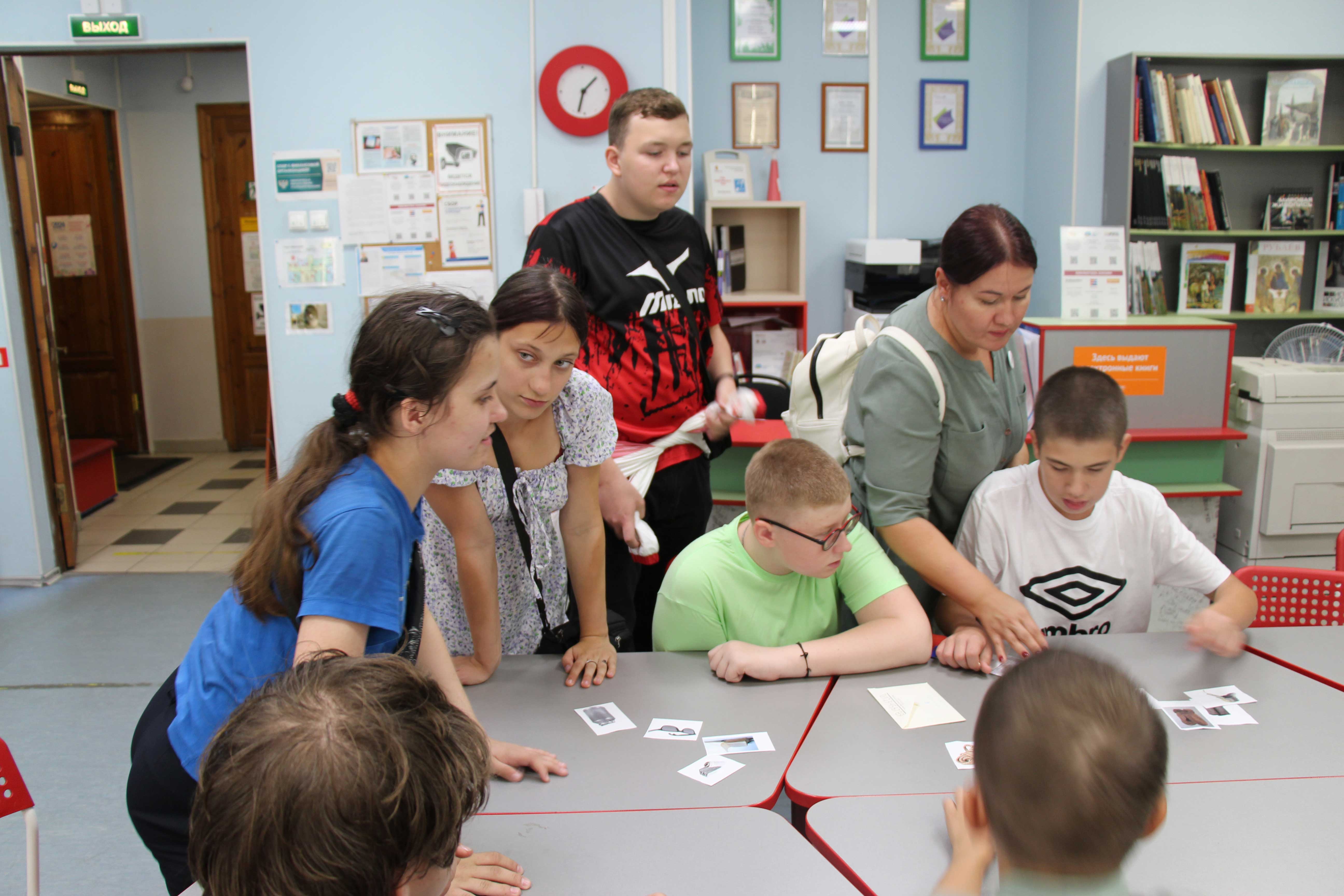 Постер для новости &laquo;В Центральной районной детской библиотеке побывали школьники Приморского района&raquo;