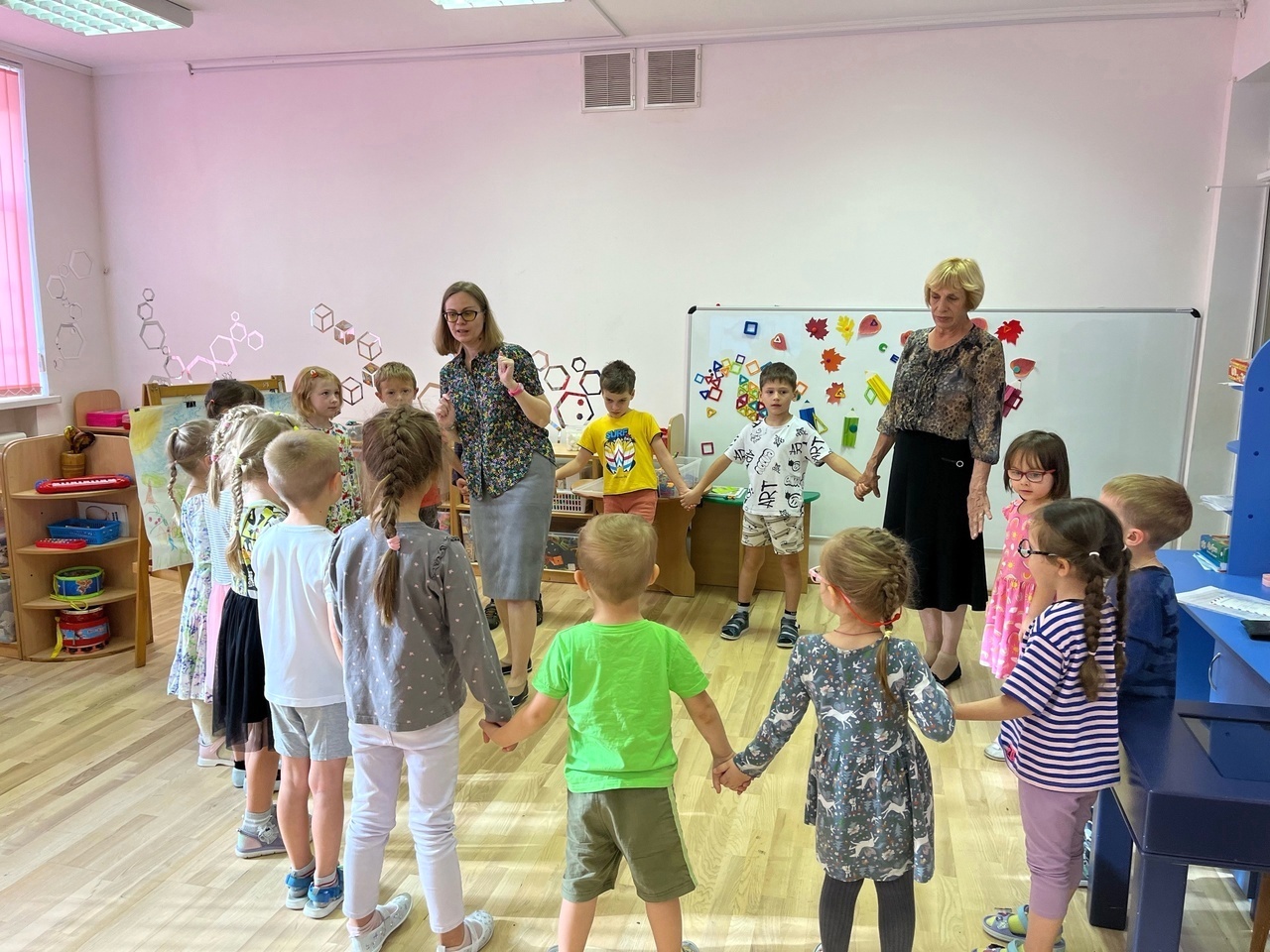 Постер для новости «Юношеская библиотека имени А. Гайдара познакомила дошкольников с историей Тулы»