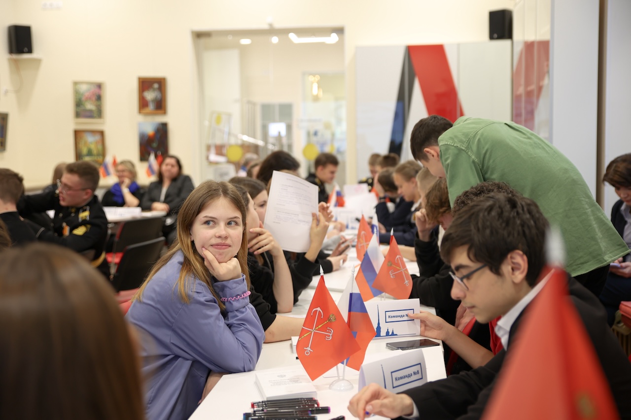 Постер для новости &laquo;Школьники Петроградского района приняли участие в деловой игре о выборах&raquo;