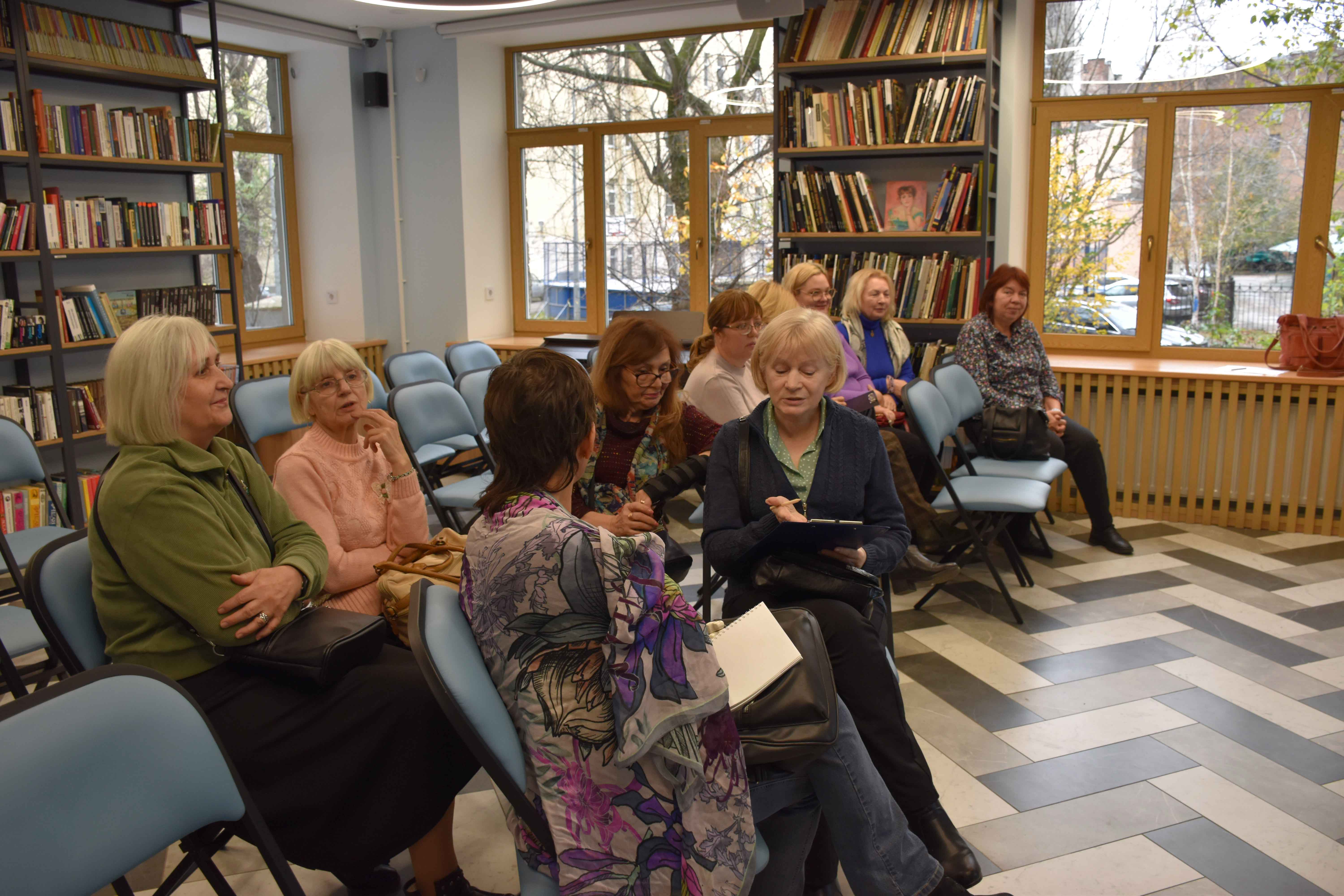 Постер для новости «В Библиотеке на Карповке прошла встреча для специалистов, посвященная инновационным технологиям в библиотеке»