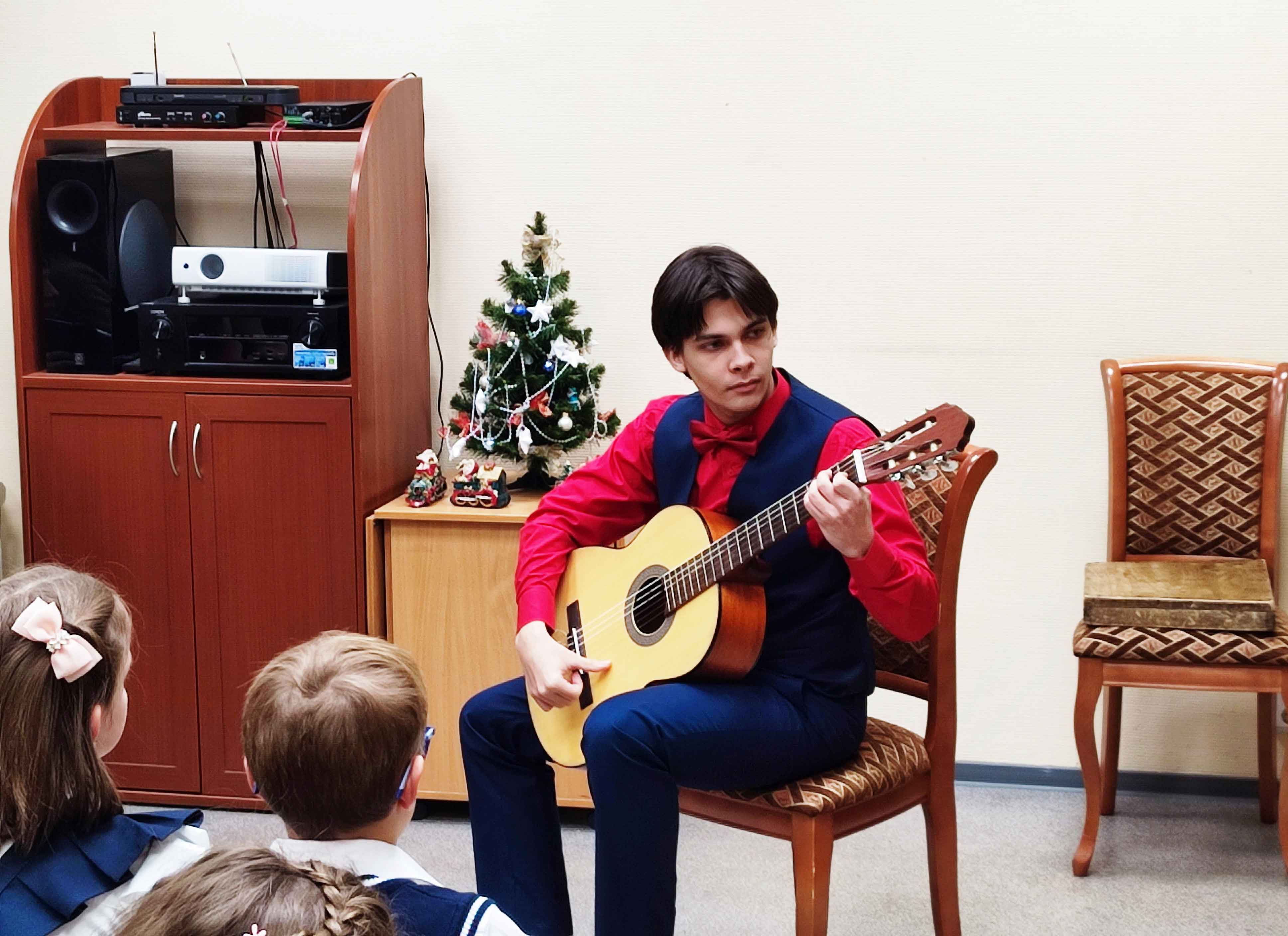 Постер для новости &laquo;В библиотеке выступили юные музыканты школы искусств&raquo;