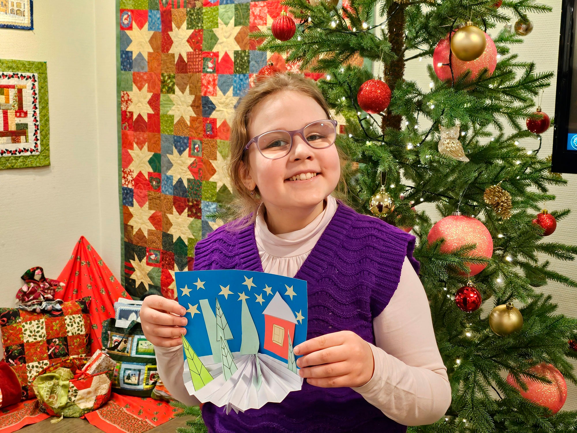 Постер для новости «В библиотеке Кировских островов прошла предновогодняя программа»