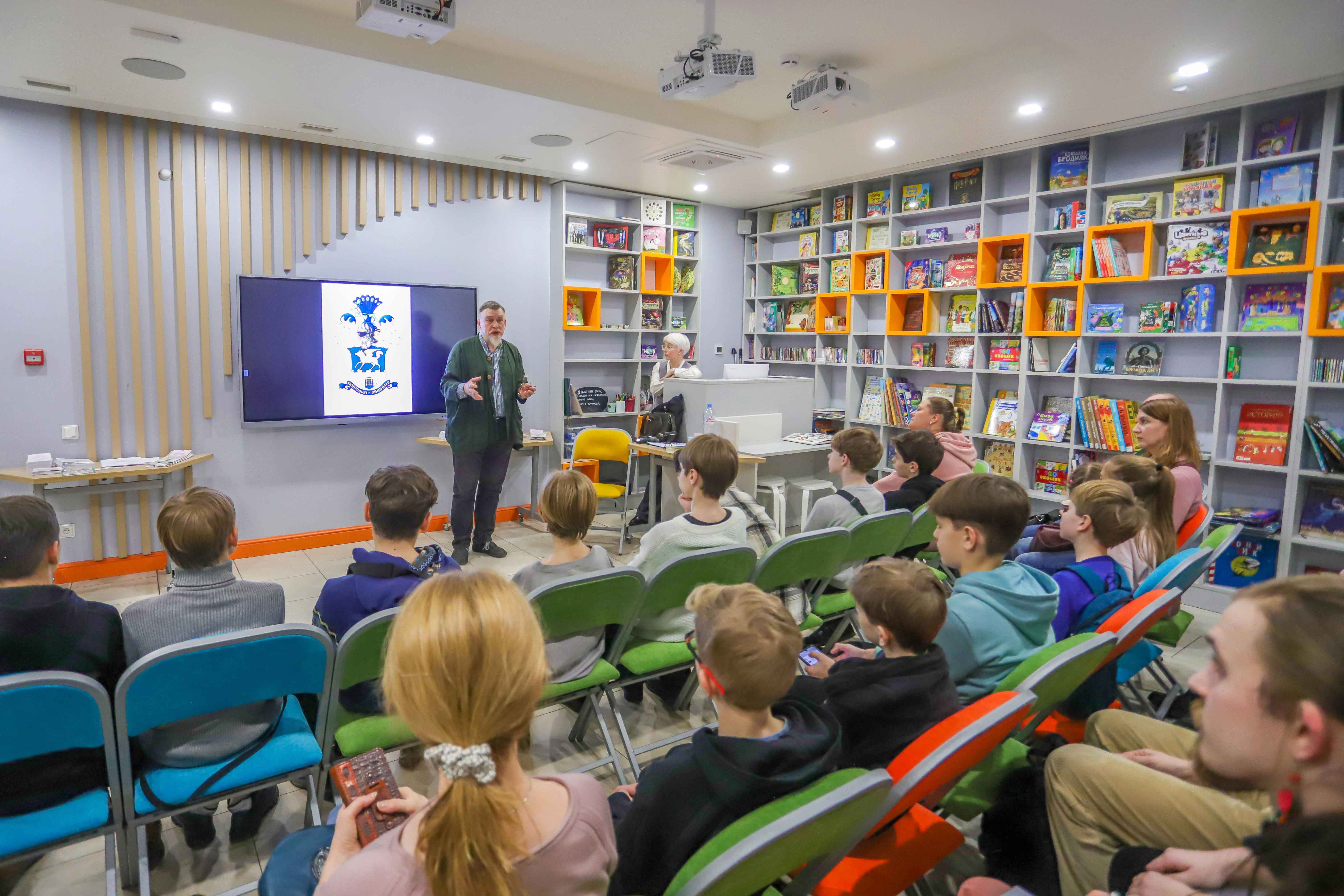 Постер для новости «В Библиотеках Петроградской стороны стартовал генеалогический проект 