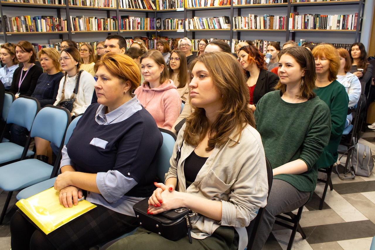 Постер для новости «В Библиотеке на Карповке прошёл семинар для библиотечных специалистов района»