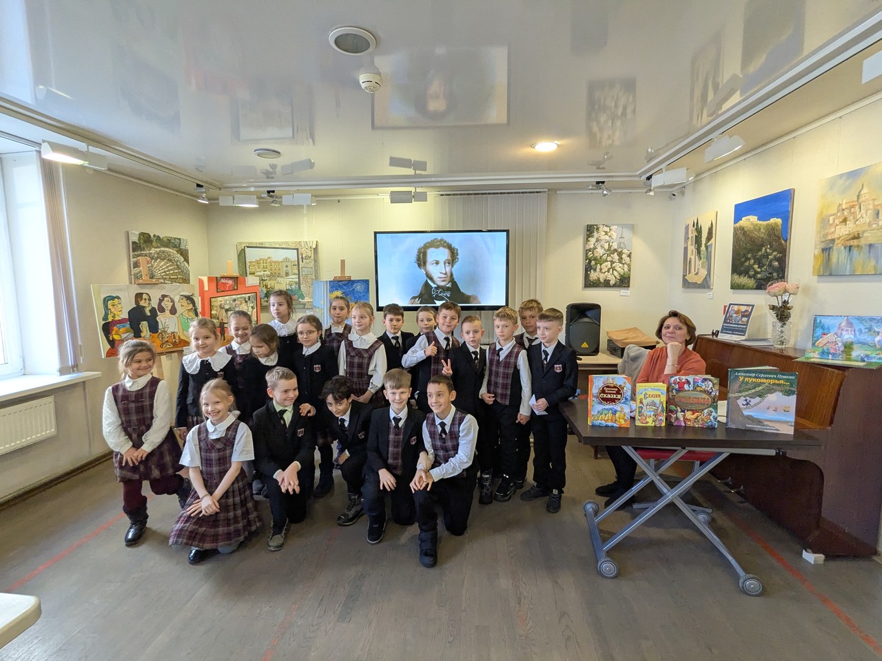 Постер для новости «В библиотеке провели параллель между сказками Пушкина и биографией поэта»