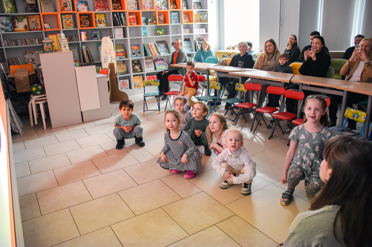 Постер для новости &laquo;«Семейные мастерские» в Библиотеке книжных героев&raquo;