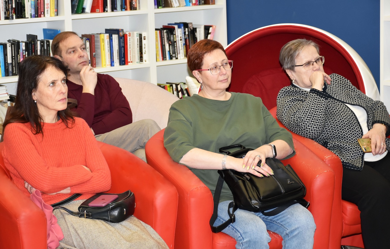 Постер для новости &laquo;Библиотека Ленина представила 10 современных семейных романов&raquo;