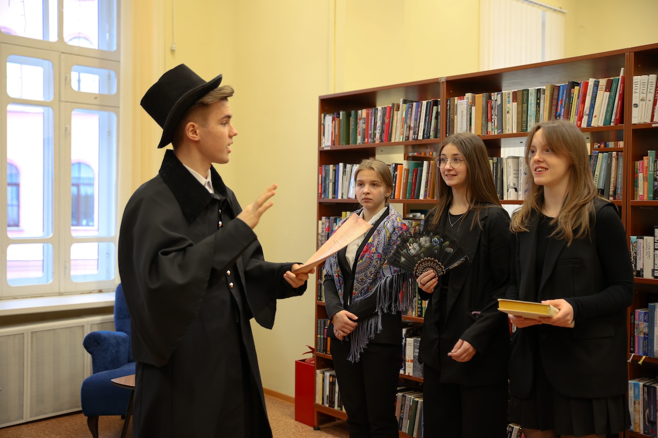 Постер для новости &laquo;В библиотеке прошел иммерсивный квест, посвященный роману «Евгений Онегин»&raquo;