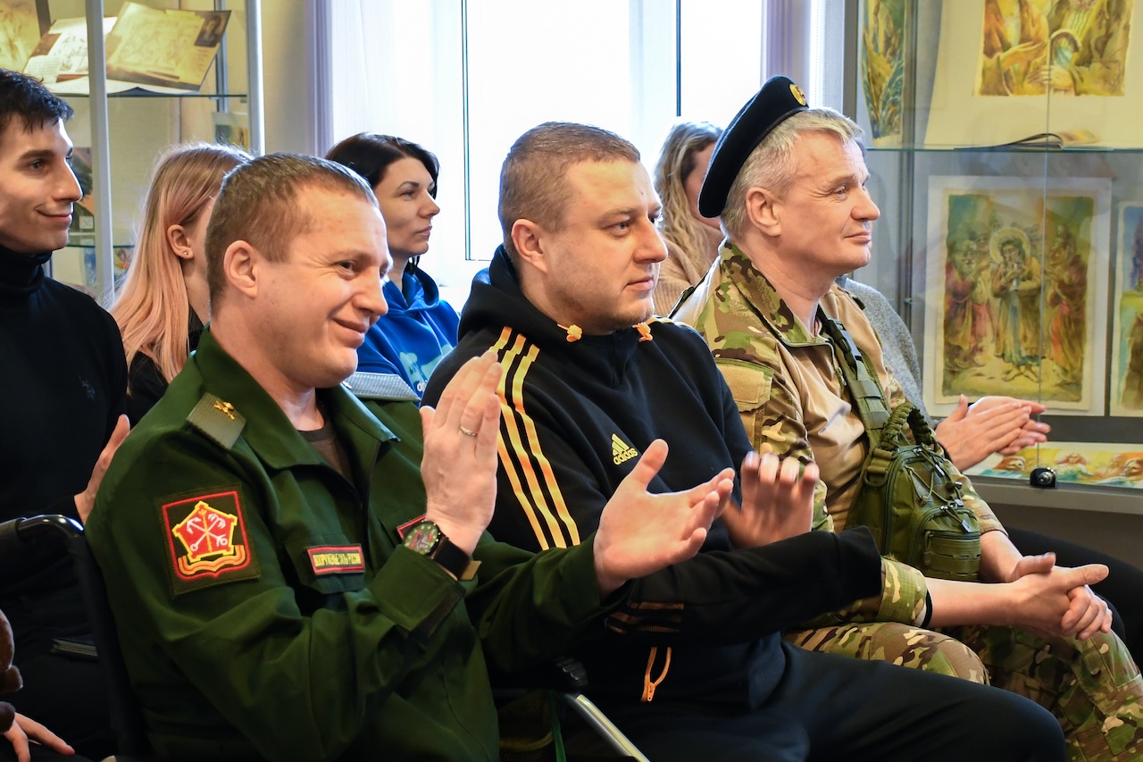 Постер для новости &laquo;Встреча с участниками специальной военной операции в библиотеке&raquo;