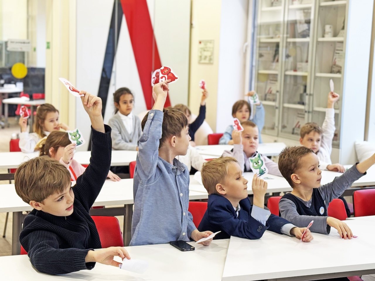 Постер для новости &laquo;Первоклассники познакомились с библиотекой имени В. И. Ленина&raquo;