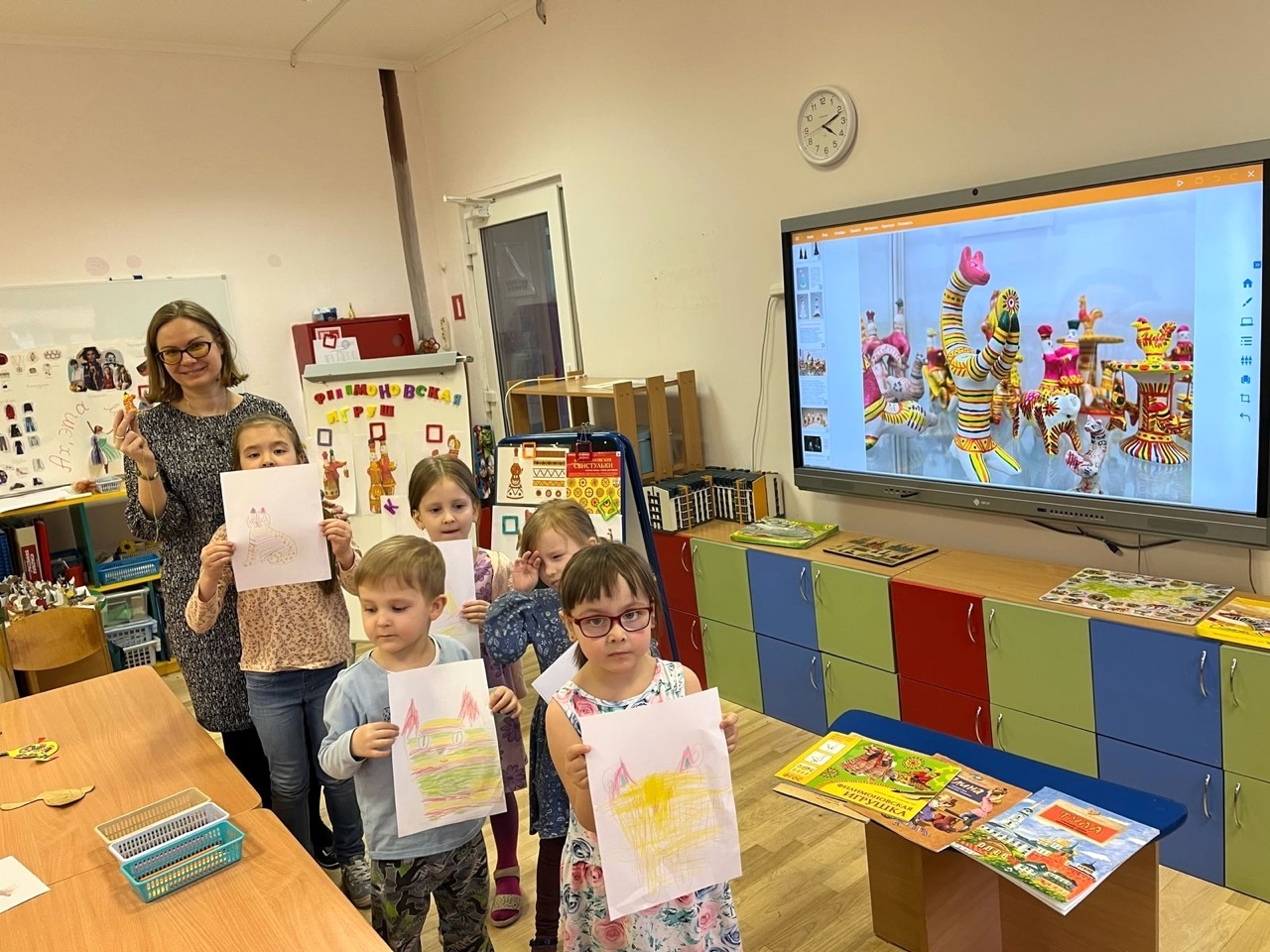 Постер для новости &laquo;Библиотекарь рассказала детям о филимоновской игрушке&raquo;