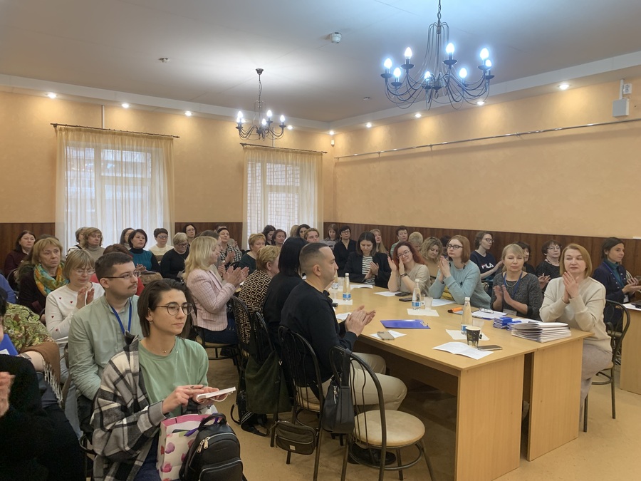 Постер для новости &laquo;Мультимедийные выставки в Библиотеке книжных героев&raquo;