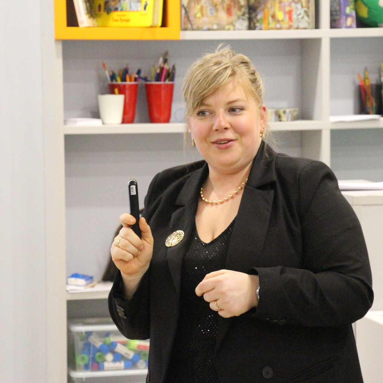 Постер для новости &laquo;В Библиотеке книжных героев обсудили ценность семейных архивов&raquo;