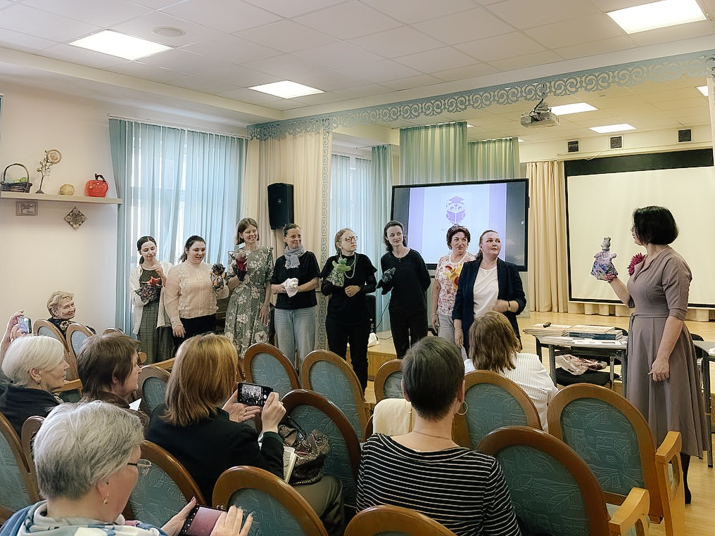 Постер для новости «Библиотека книжных героев представила возможности пространства для детей с особыми потребностями»