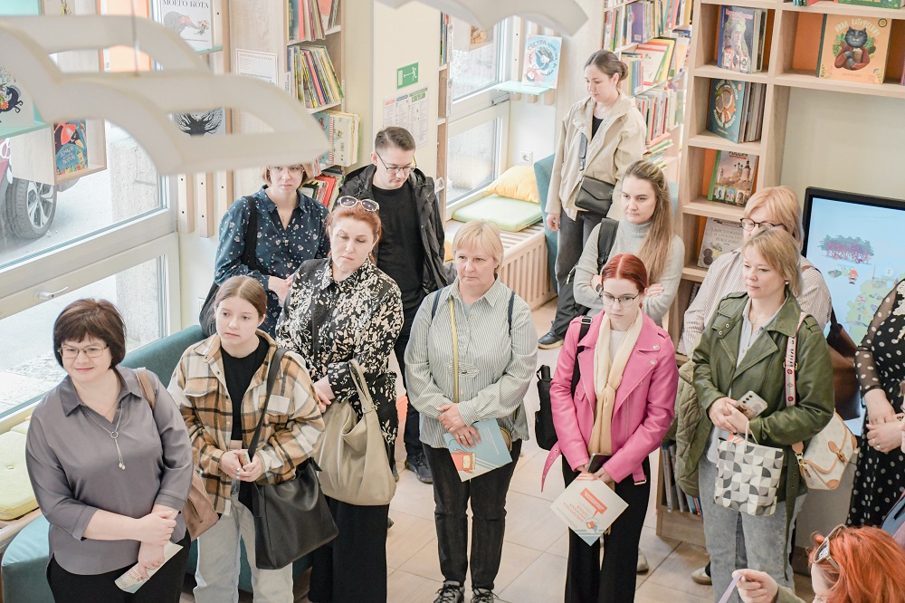 Постер для новости «Электронные ресурсы для детей в Библиотеке книжных героев»