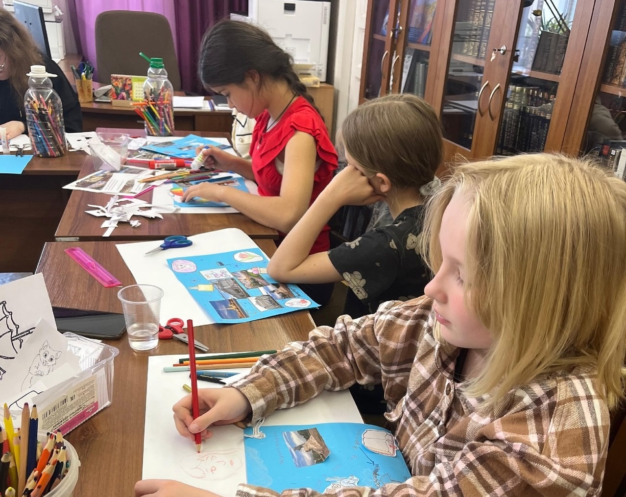 Постер для новости «Лето в Юношеской библиотеке имени А.П. Гайдара»