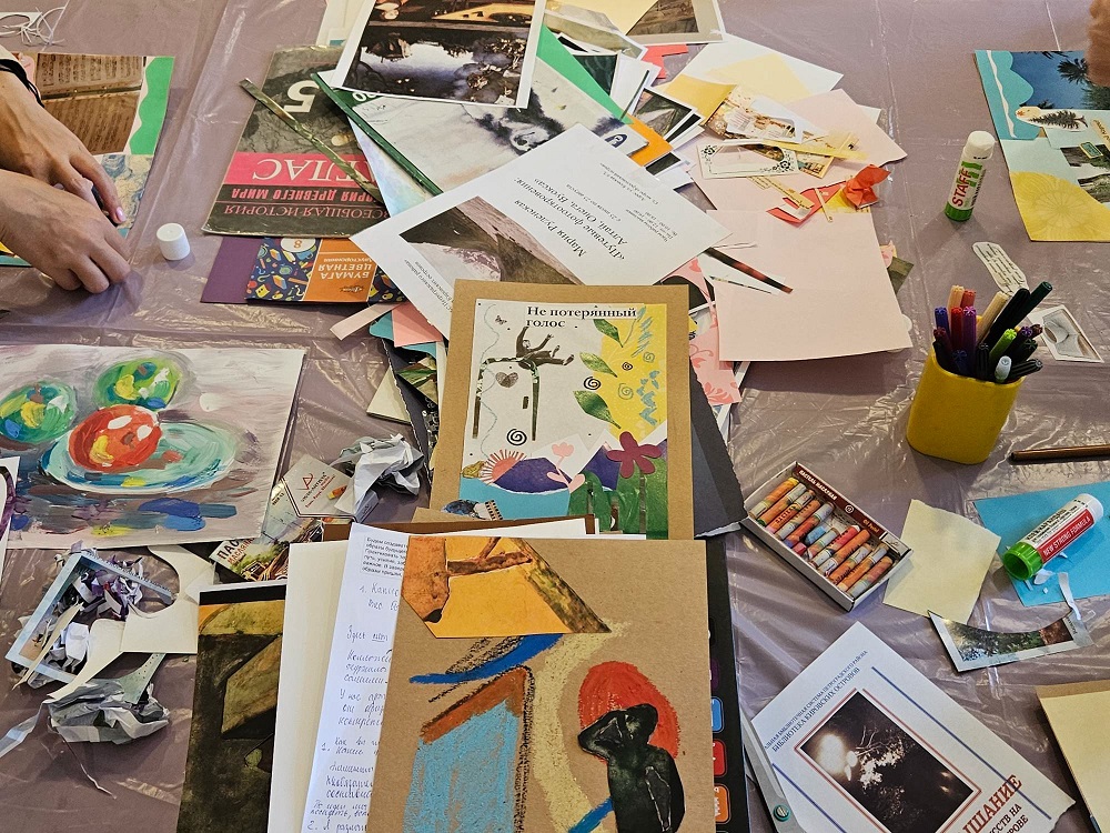 Постер для новости «Арт-диалог «Моё будущее в красках»: учимся разговаривать с самим собой»