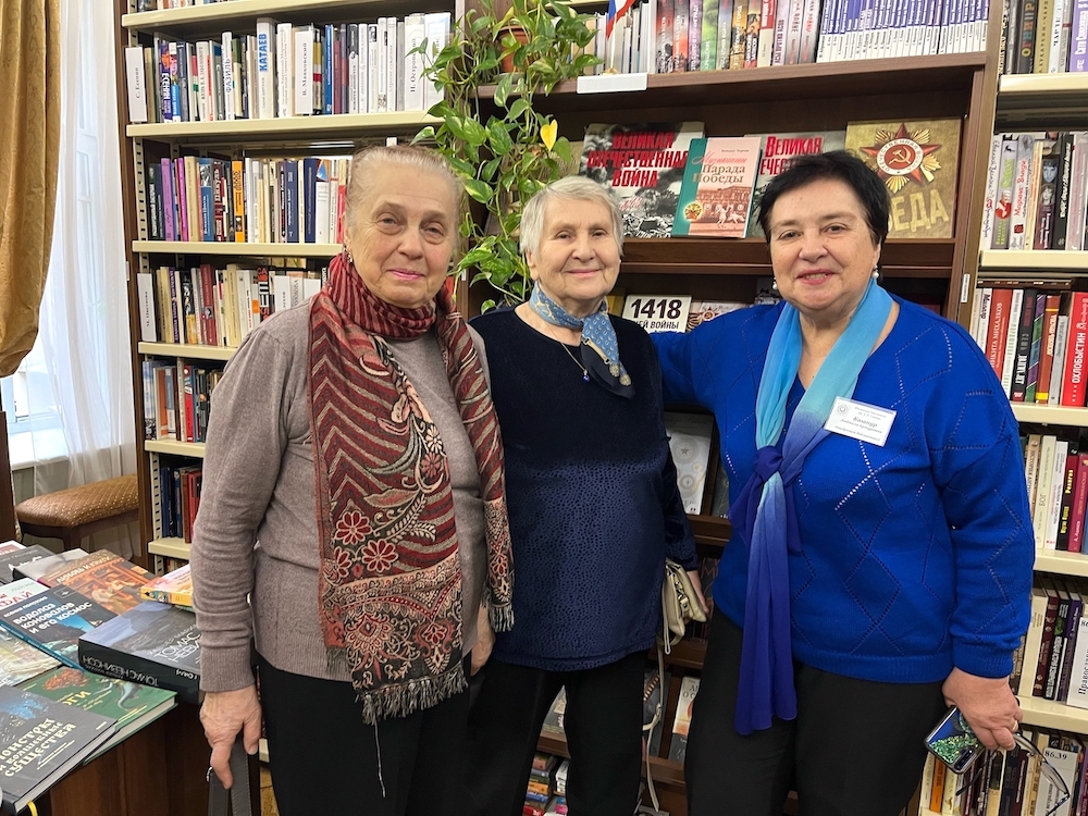 Постер для новости &laquo;Юношескую библиотеку имени А. П. Гайдара посетили почётные читатели&raquo;