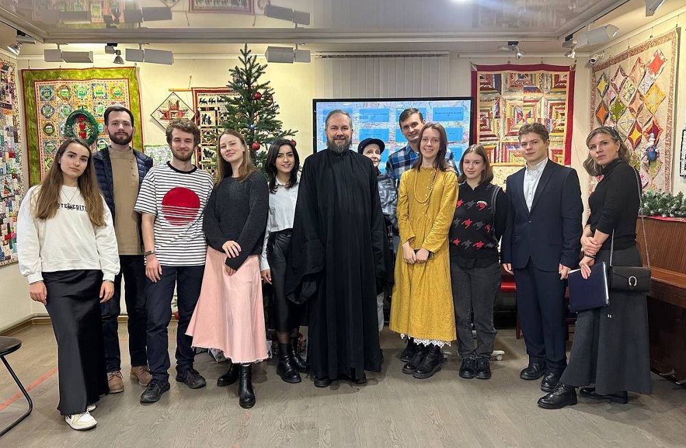 Постер для новости &laquo;В поисках истины: молодежный клуб вспоминает Святителя Тихона&raquo;