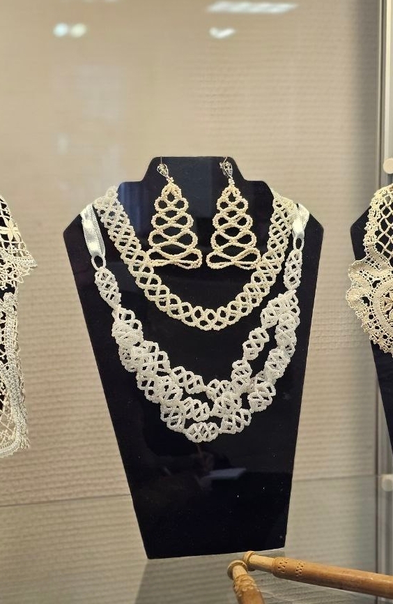 Постер для новости &laquo;Выставка «Живых ремёсел незабвенный свет»&raquo;