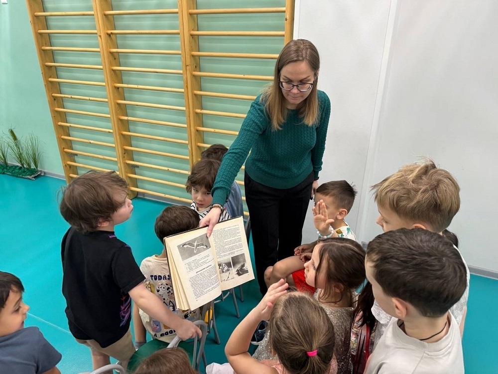 Постер для новости &laquo;Сотрудники Юношеской библиотеки имени А.П. Гайдара знакомят юных читателей с бабочками&raquo;