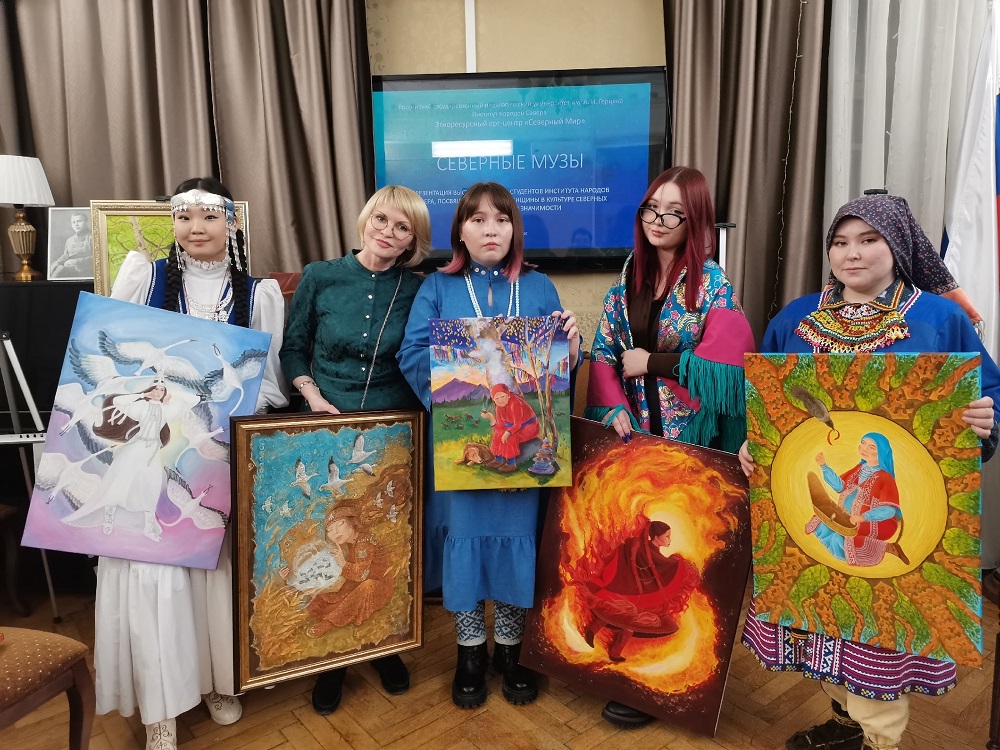 Постер для новости &laquo;В Библиотеке имени Гайдара представили выставку картин «Северные музы»&raquo;
