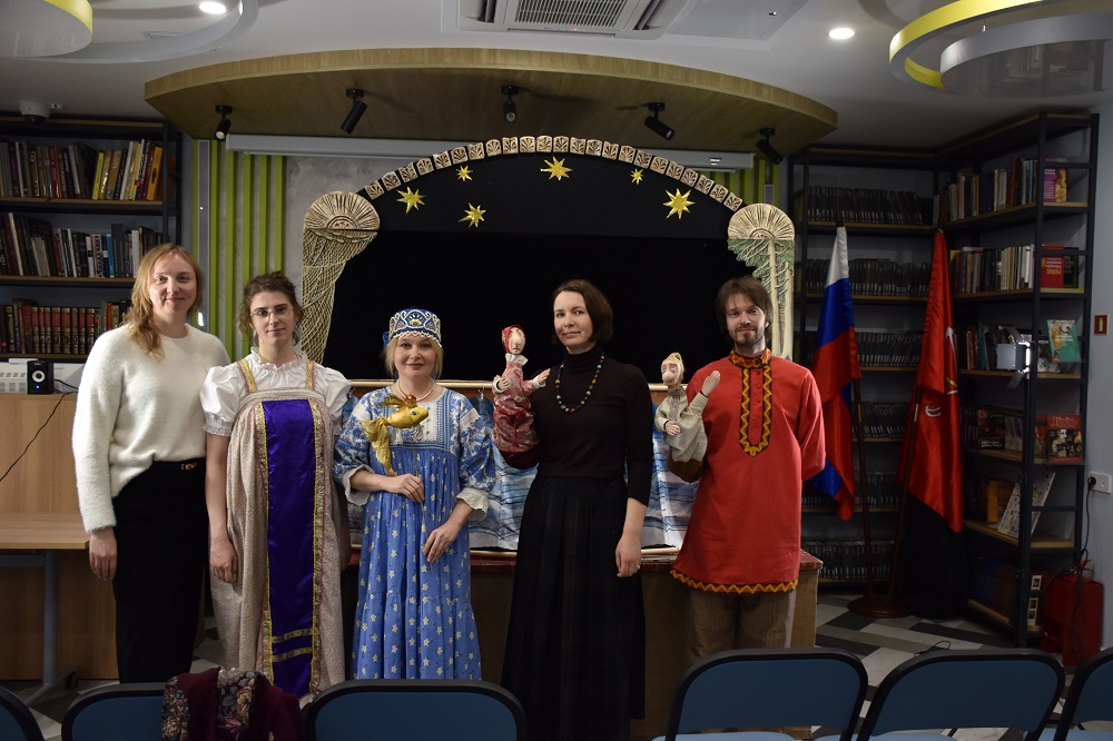 Постер для новости &laquo;Весна приходит с книжками&raquo;