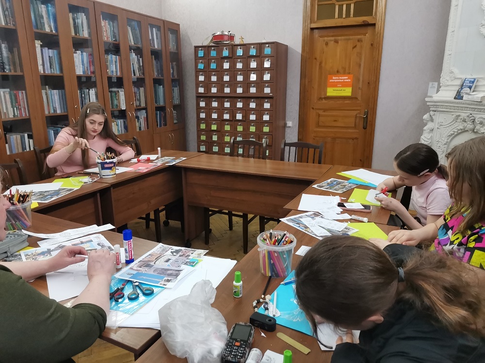 Постер для новости &laquo;Ангел над городом: творческий мастер-класс в Юношеской библиотеке&raquo;