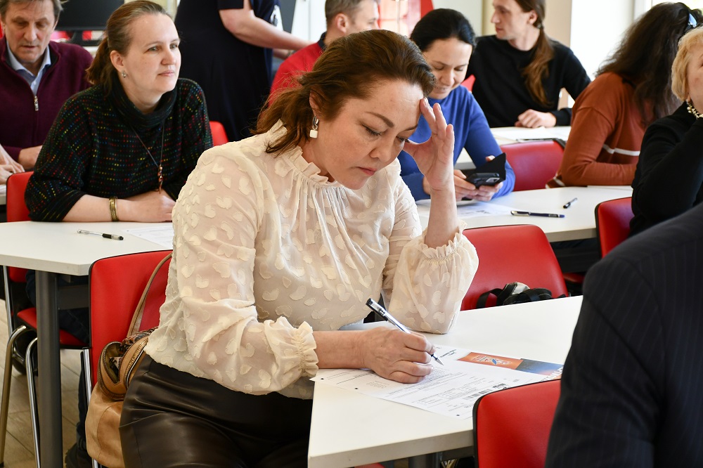 Постер для новости &laquo;В Библиотеках Петроградской стороны прошла акция «Диктант Победы»&raquo;