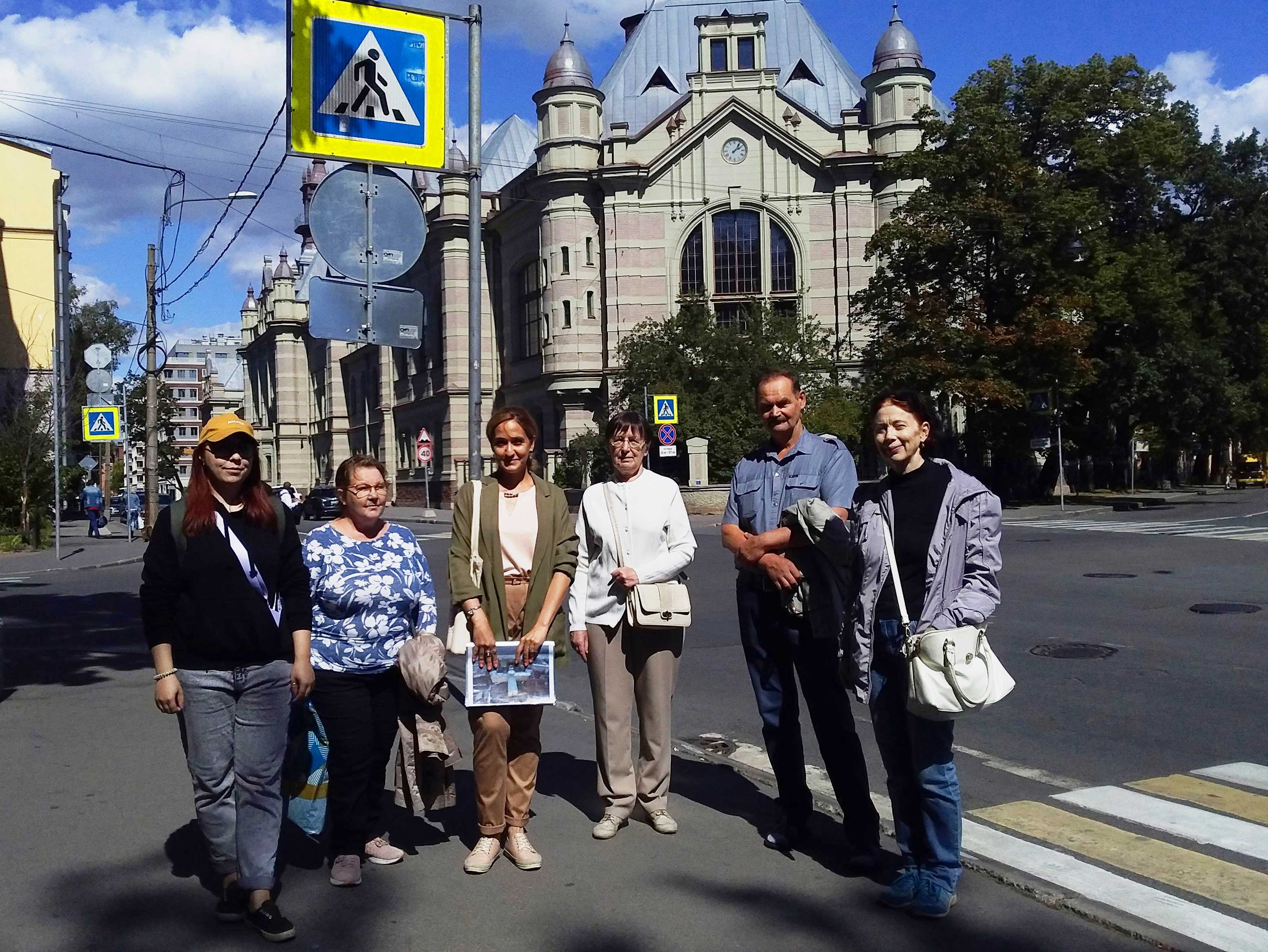 Постер для новости ««История одного острова»: пешеходная экскурсия по Аптекарскому острову от библиотеки на Карповке»