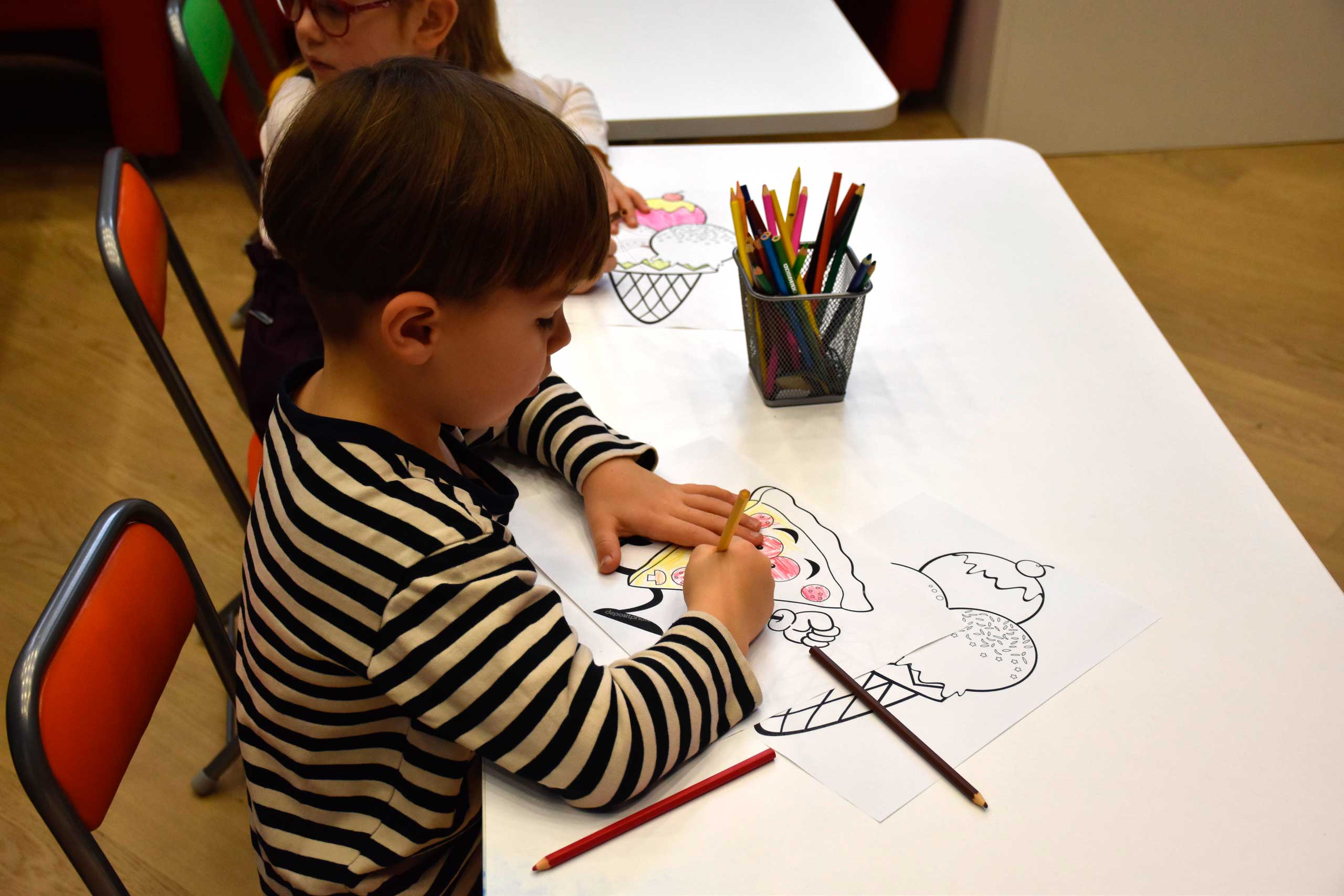 В библиотеке им. В.И. Ленина в выходные прошли финальные мероприятия программы «Говорим словами и без слов» в рамках юбилейного фестиваля «Детские дни в Петербурге».