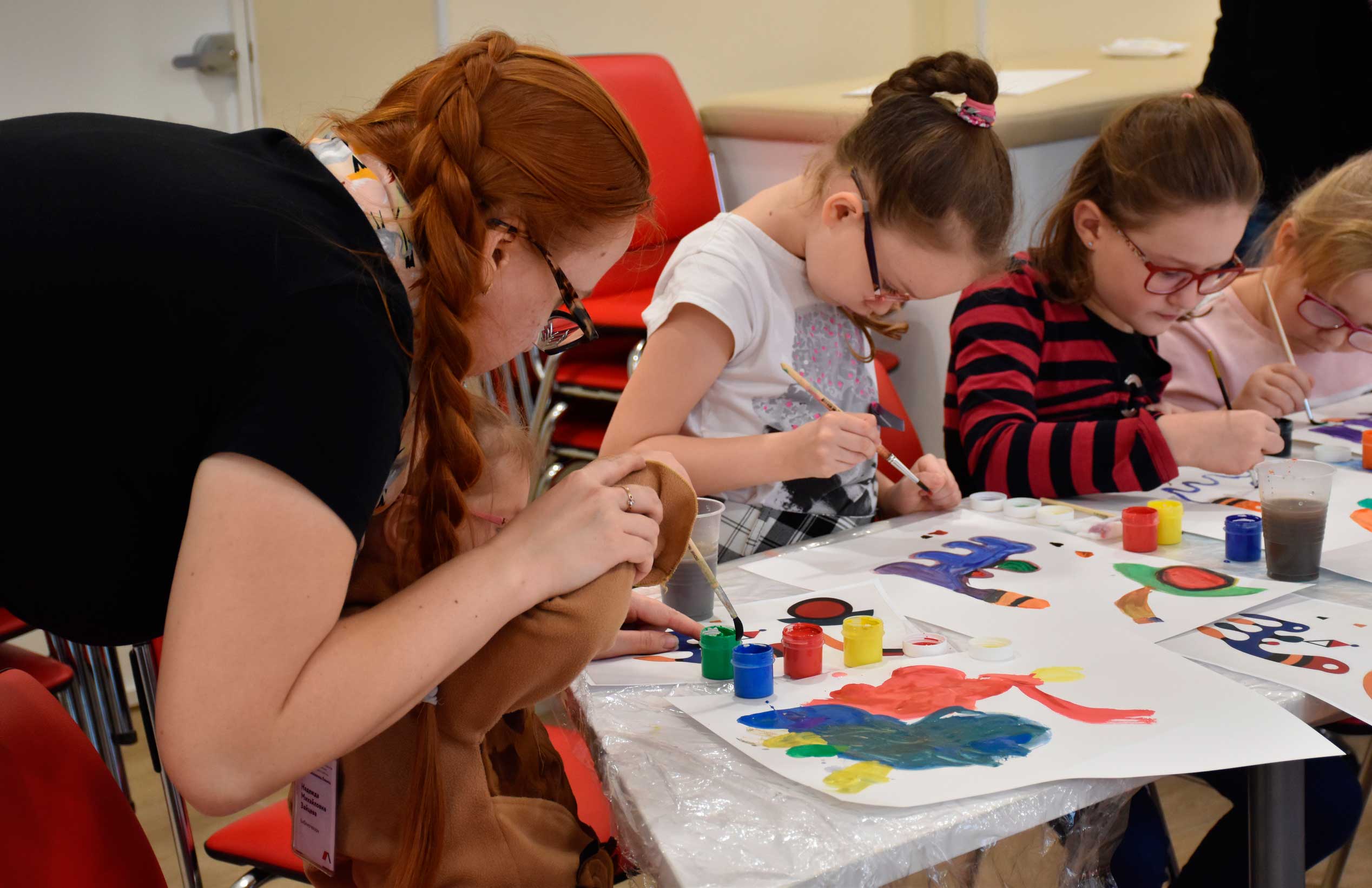 В библиотеке им. В.И. Ленина в выходные прошли финальные мероприятия программы «Говорим словами и без слов» в рамках юбилейного фестиваля «Детские дни в Петербурге».