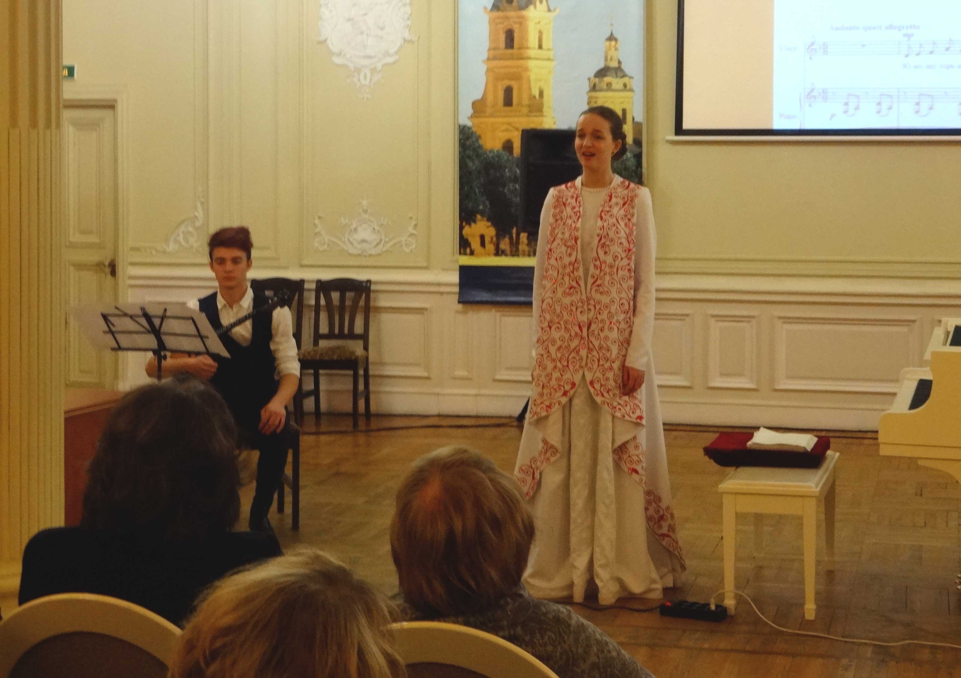 22.11.2019 в Белом зале администрации Петроградского района Санкт-Петербурга состоялся вечер, посвященный памяти Дмитрия Хворостовского.