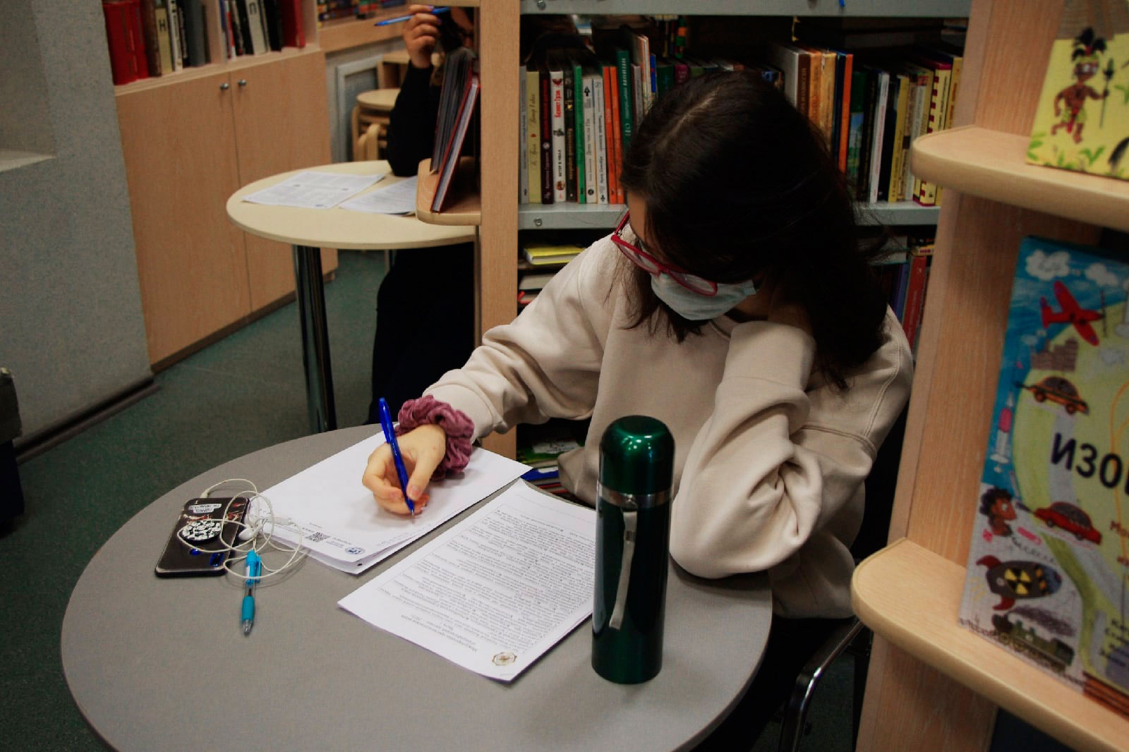 14 ноября библиотеки Петроградской стороны приняли участие в международной просветительской акции «Географический диктант»