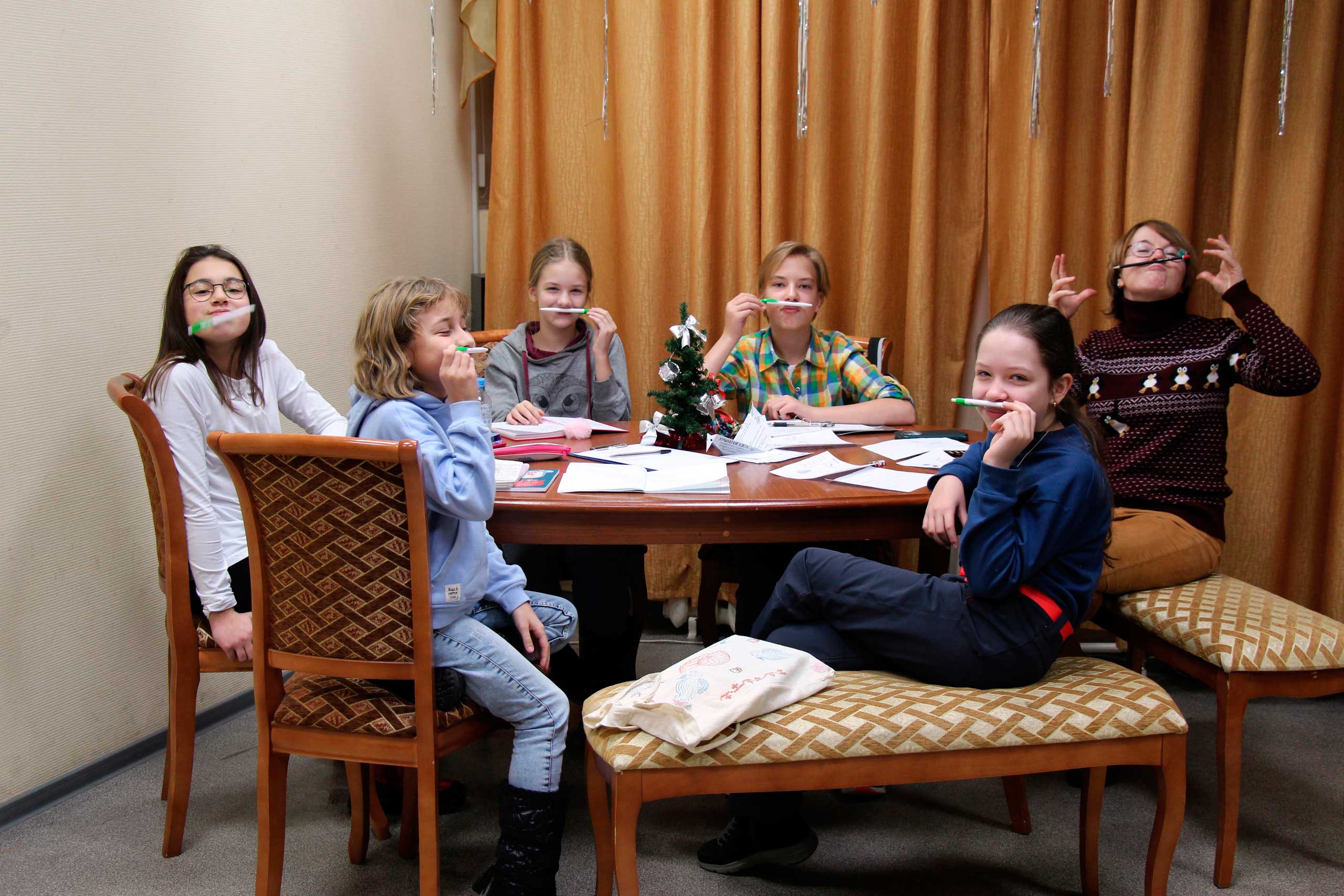 Юные писатели Петроградской стороны прощаются с 2021 годом. Литературная студия «Букбордеры» при Центральной детской библиотеке Петроградского района провела последнюю в этом году встречу