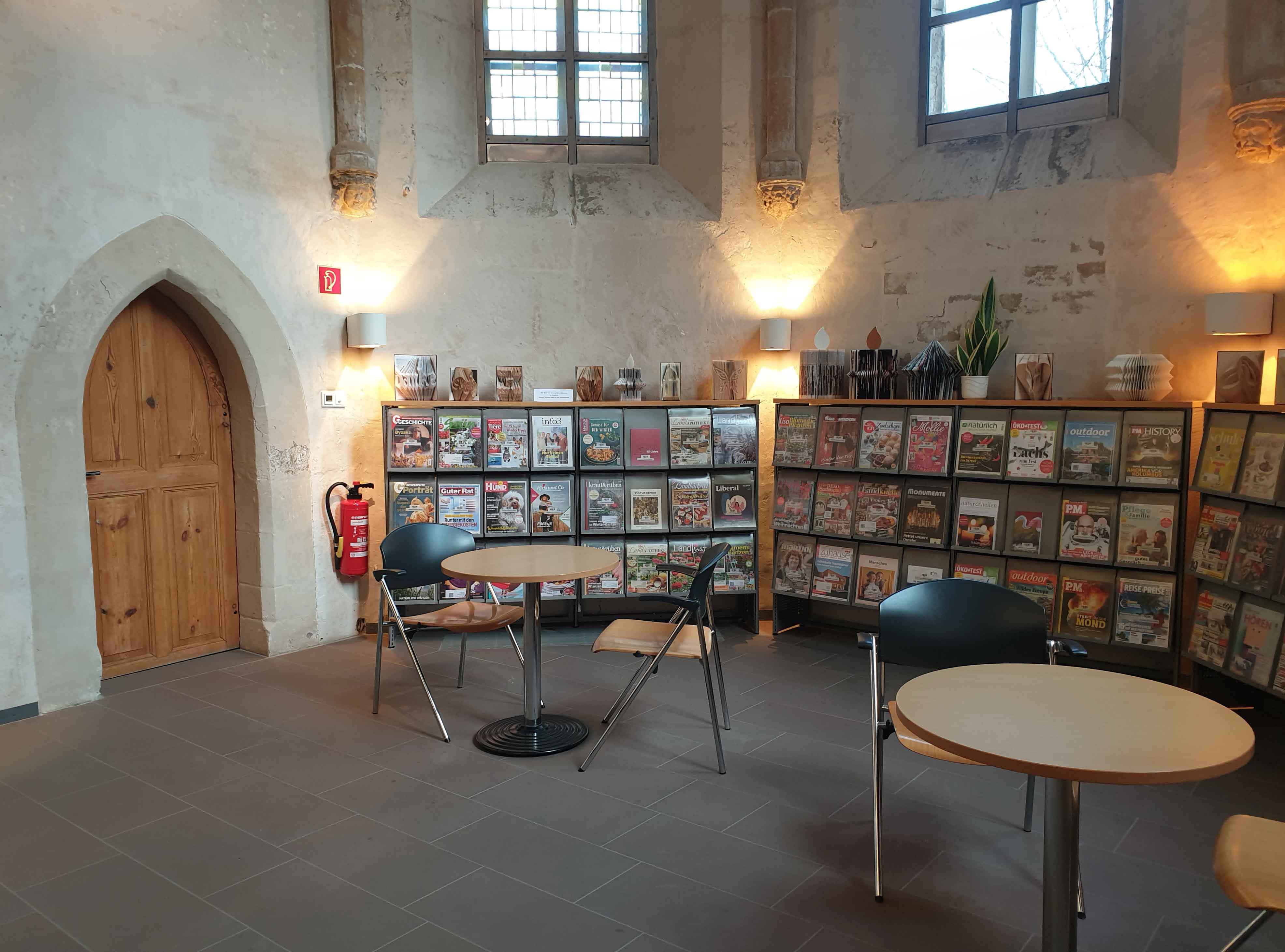 Первый этаж библиотеки