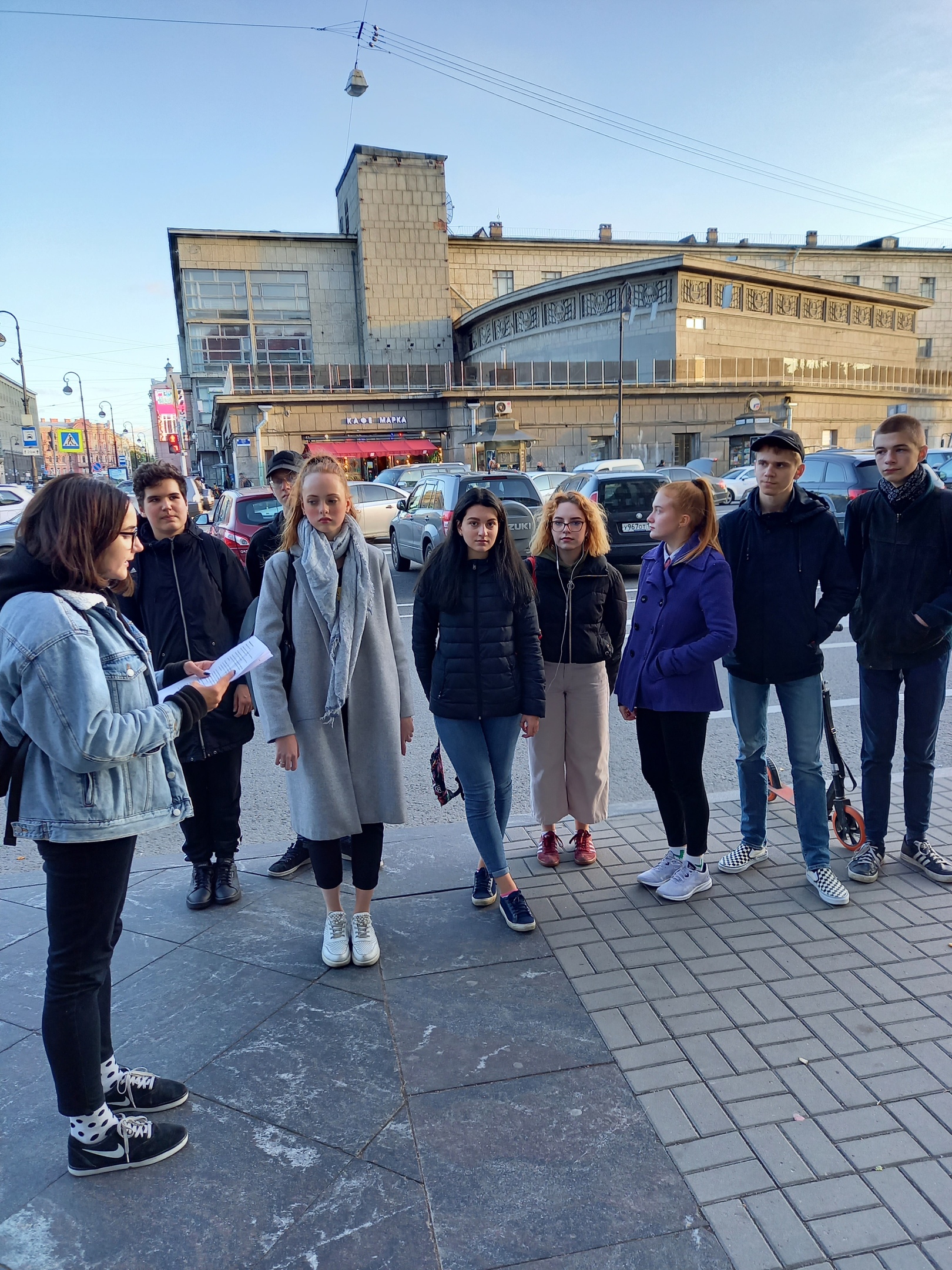 В рамках проекта «Петроградка пешком» читатели библиотеки им. Б.Лавренёва на Карповке (наб.р. Карповки, д.28) продолжают «пешеходное исследование» Петроградской стороны.