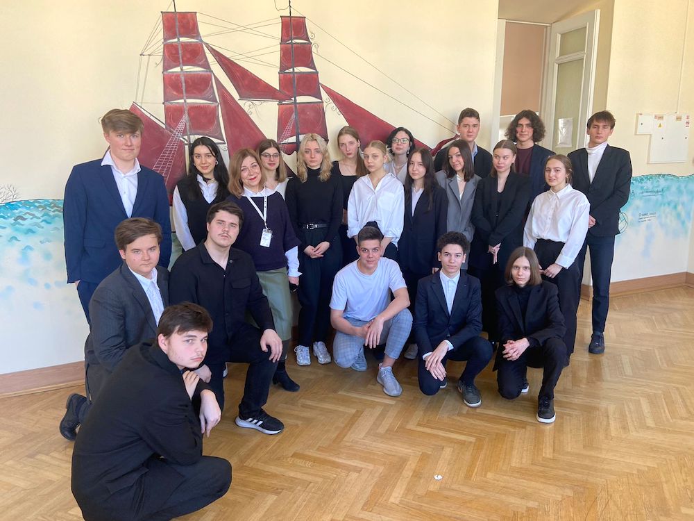 старшеклассники одной из школ Петербурга