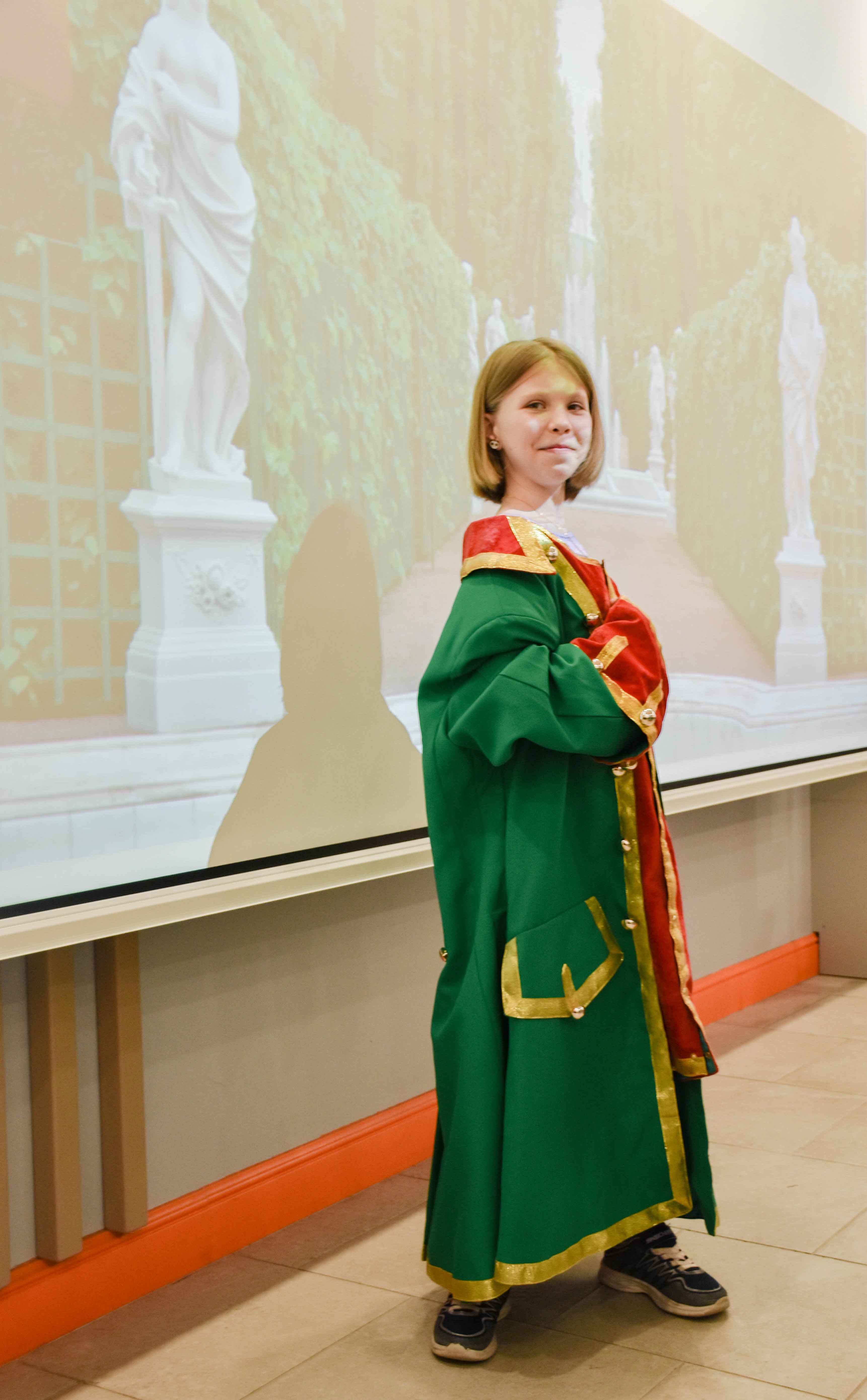 В честь этой даты на протяжении двух ближайших месяцев в Библиотеке книжных героев будут проходить интерактивные занятия и мастер-классы для детей по истории и фотожурналистике, которые подарят детям возможность взглянуть на родной город «под новым углом