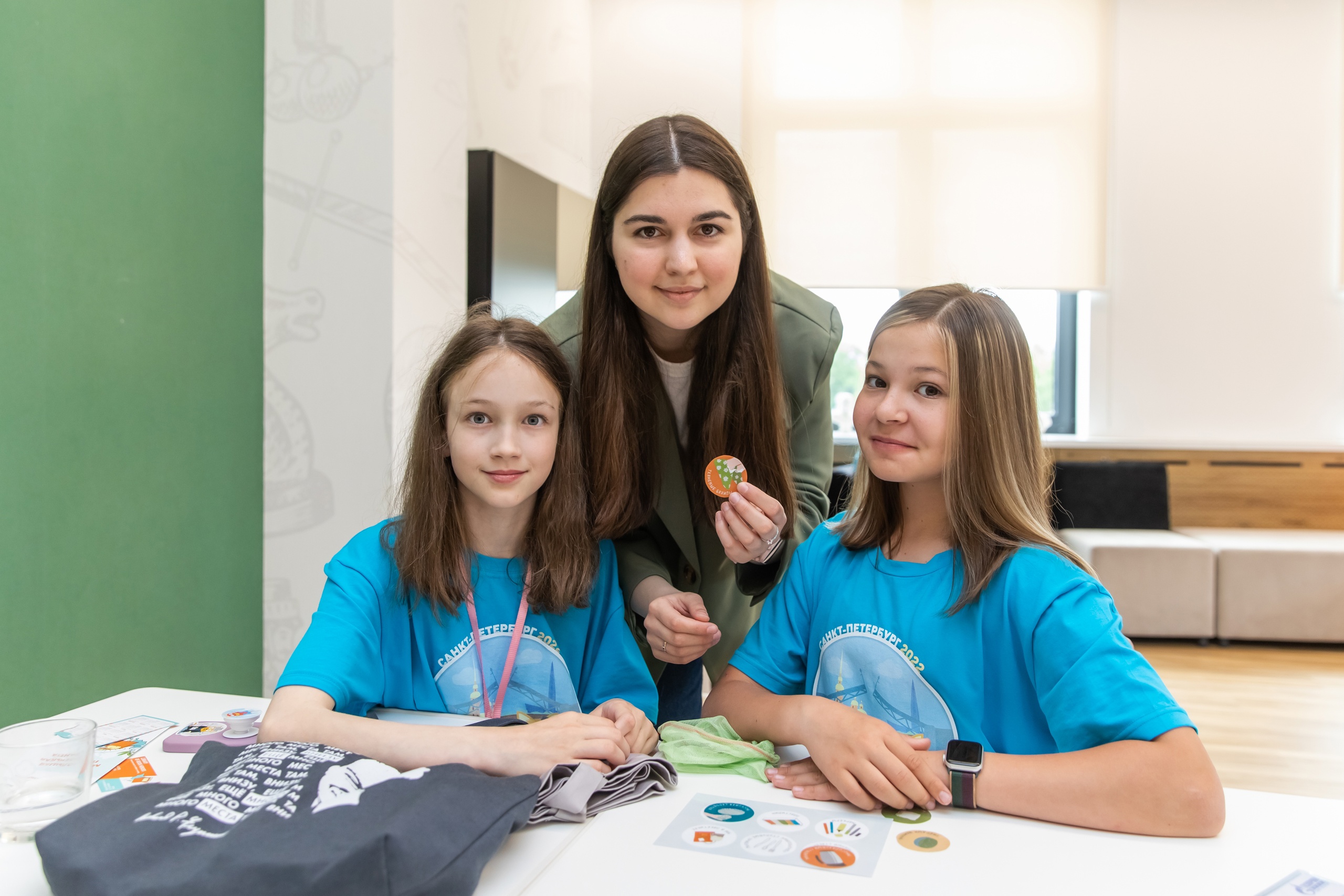 Библиотека книжных героев приняла участие в молодёжном профориентационном форуме «Наноград», который в этом году проходил на площадке «Газпром школы Санкт-Петербург»