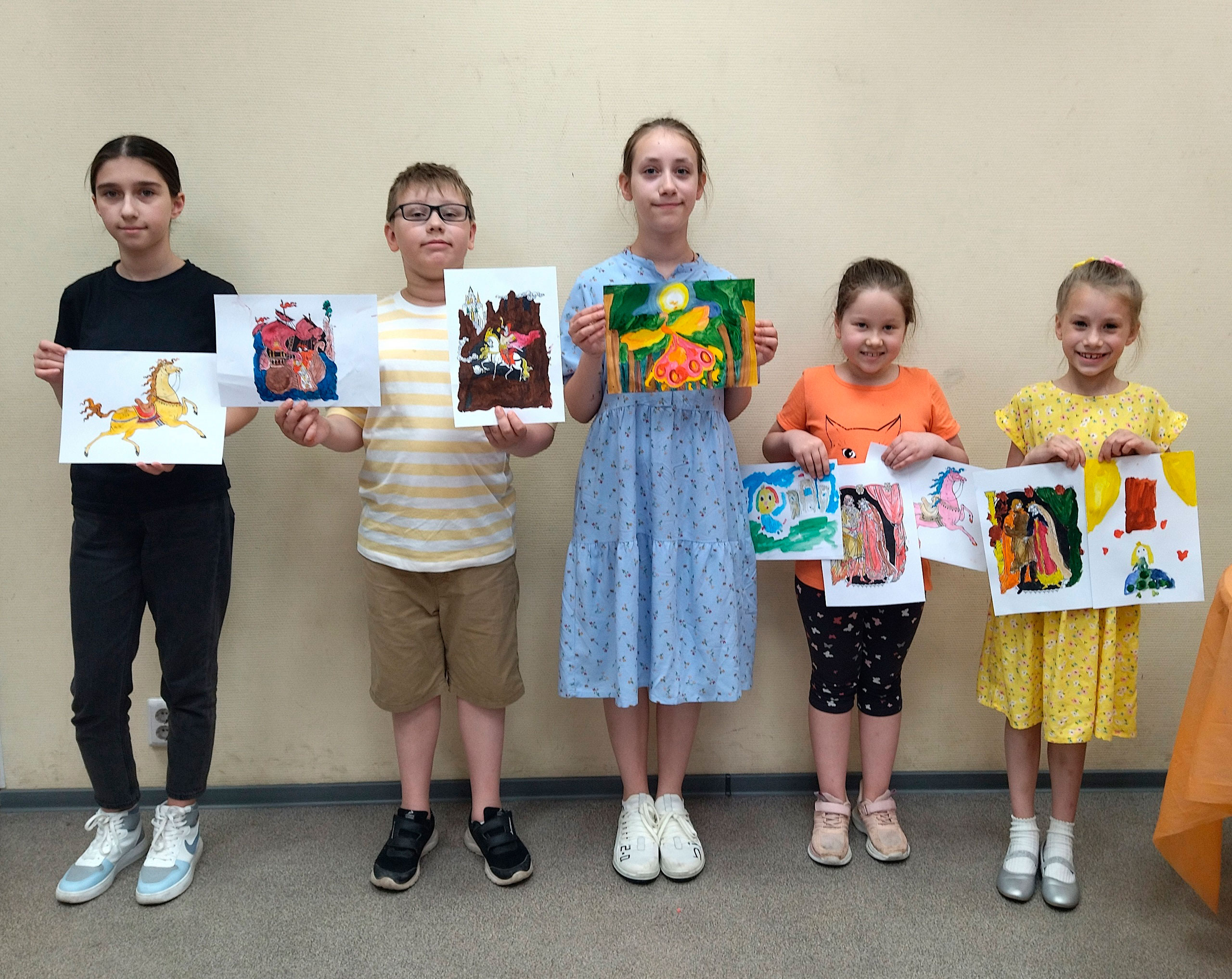 В отделе для подростков и молодёжи Центральной детской библиотеки Петроградского района (Большой пр. П.С., 65) в рамках проекта «Добрых рук мастерство» прошло интерактивное занятие «Ожившая сказка»