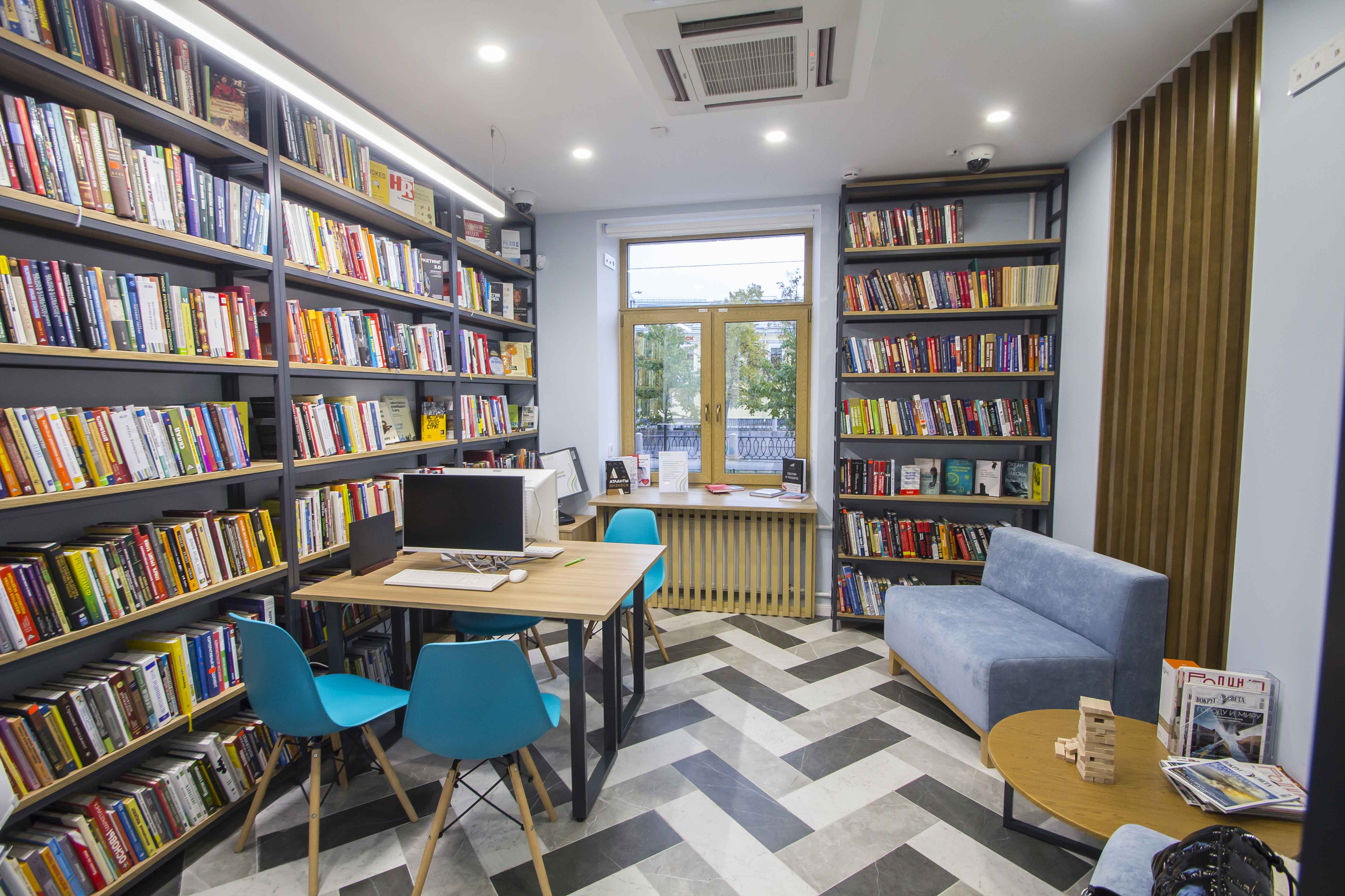 Библиотека на Карповке - это очередной проект модернизации библиотечного пространства на Петроградской стороне.