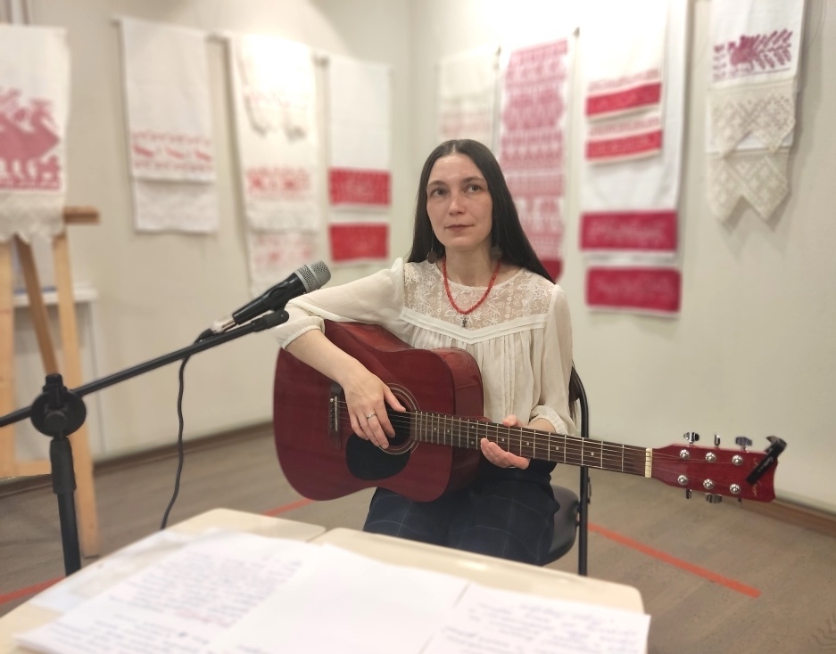 V-й Всероссийский фестиваль «Книжный маяк Петербурга» проходил в разных городах страны с 7 по 9 октября в гибридном формате – как на площадках библиотек, культурных центров, музеев и книжных магазинов, так и онлайн – в виде трансляций