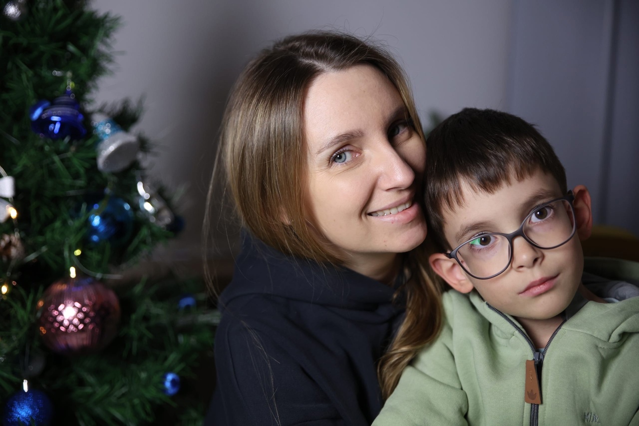 В рамках фотопроекта прошла бесплатная фотосессия в новогодних интерьерах.