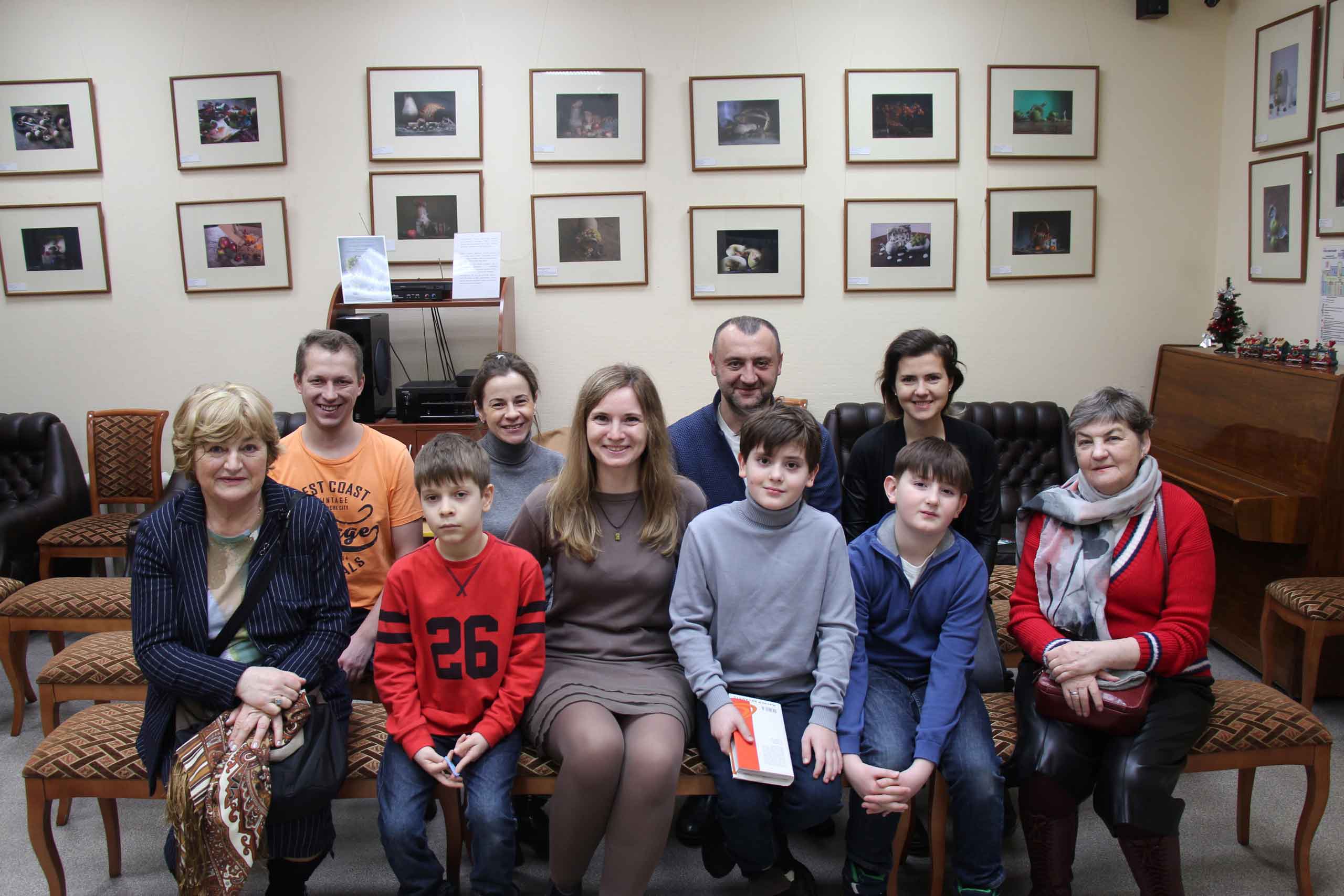 Это первая коллективная выставка учащихся детско-юношеской фотостудии «В кадре» Дворца Детского Творчества «Петроградский»