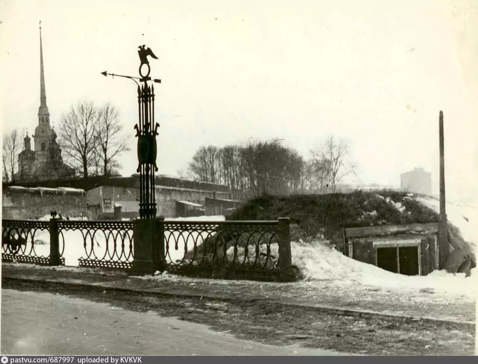 Деревоземляные оборонительные точки у Петропавловской-крепости. 1942-1943 гг.