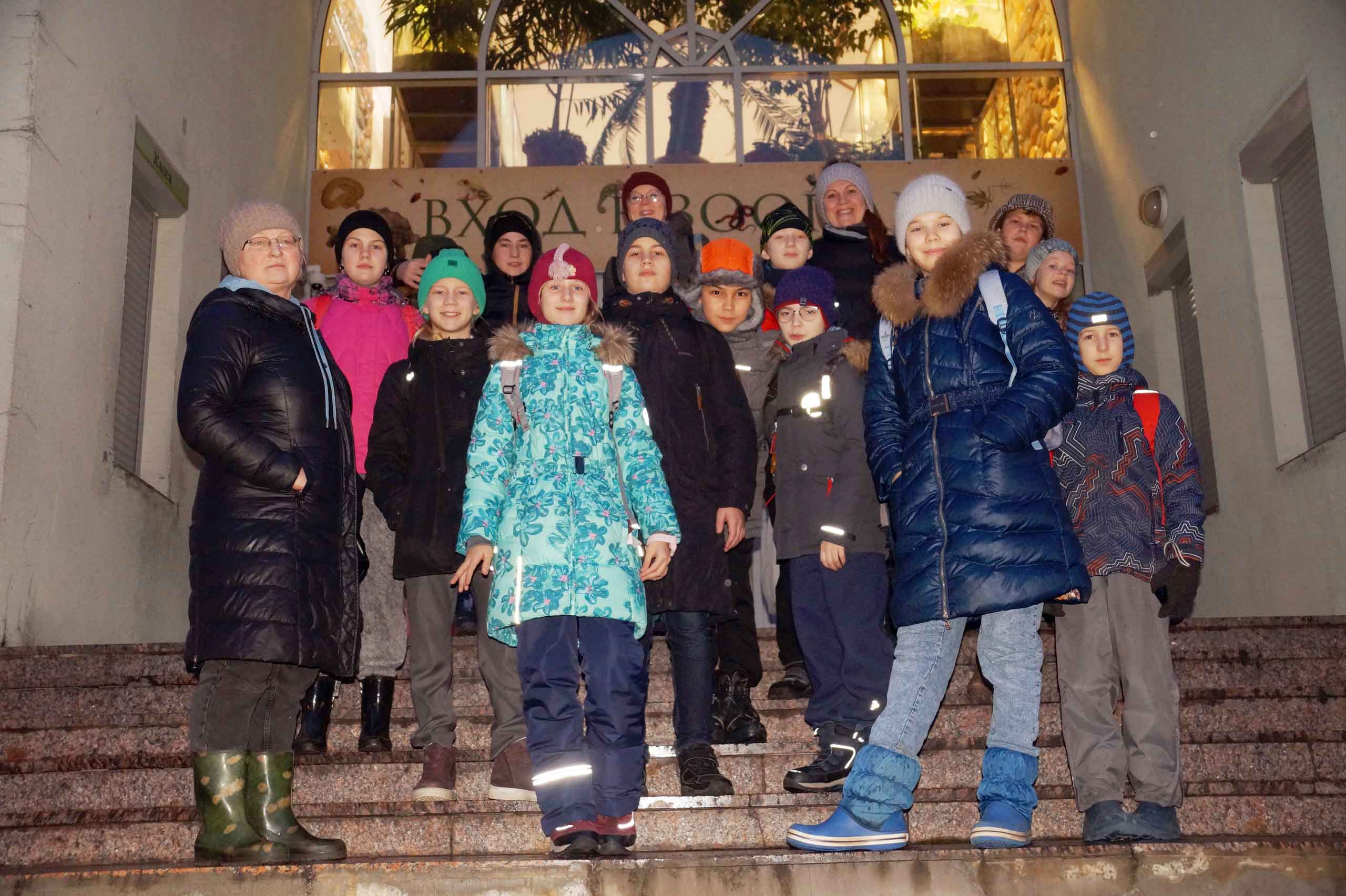 19 января юные писатели, участники литературного конкурса «Мистер Лис» и зоологи Эколого-биологического центра «Крестовский остров» посетили Ленинградский зоопарк